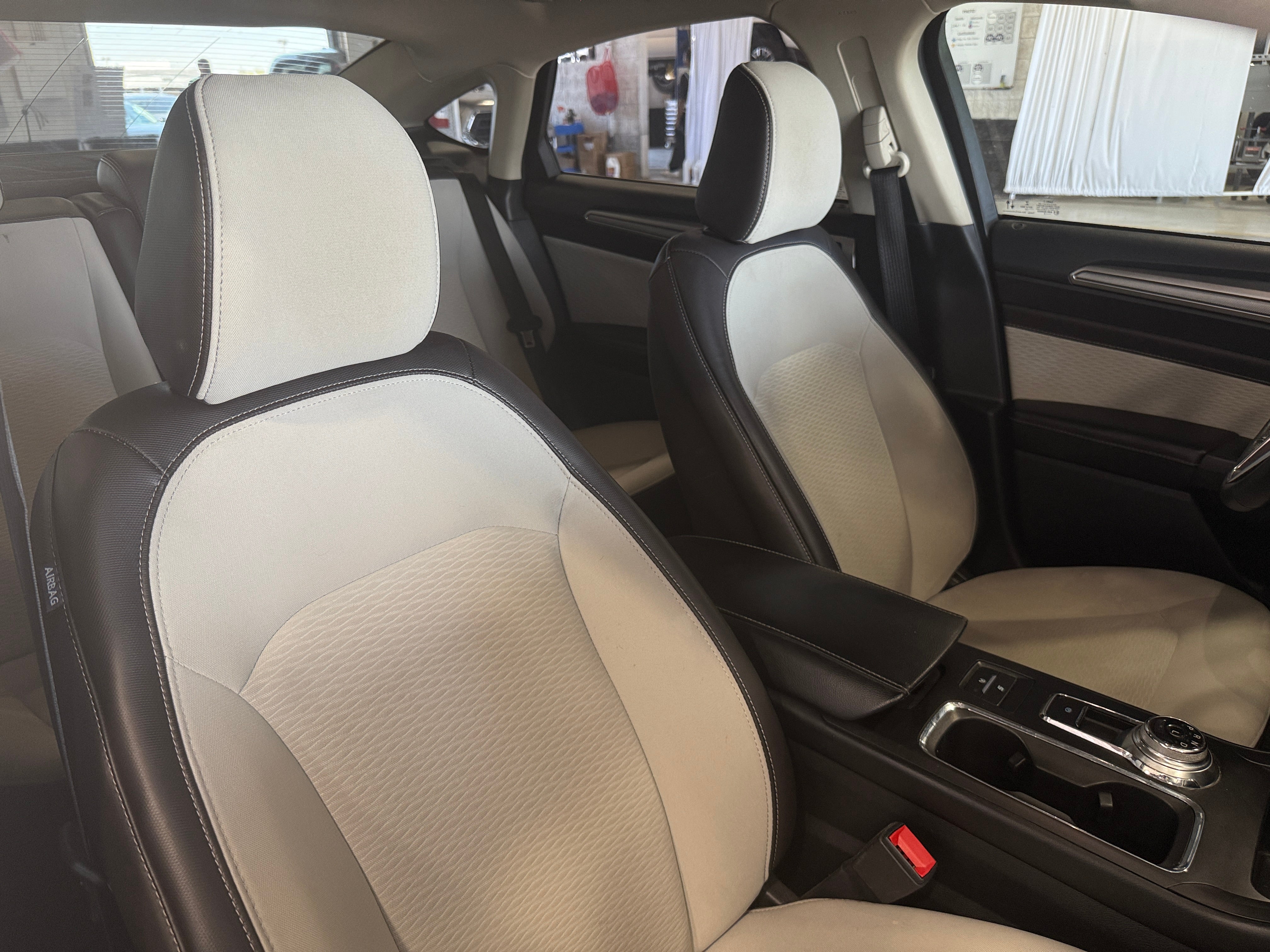 2020 Ford Fusion SE 2