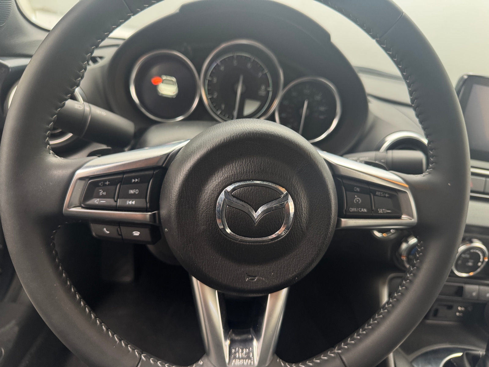 Thumbnail: 2021 Mazda MX-5 Miata - 4