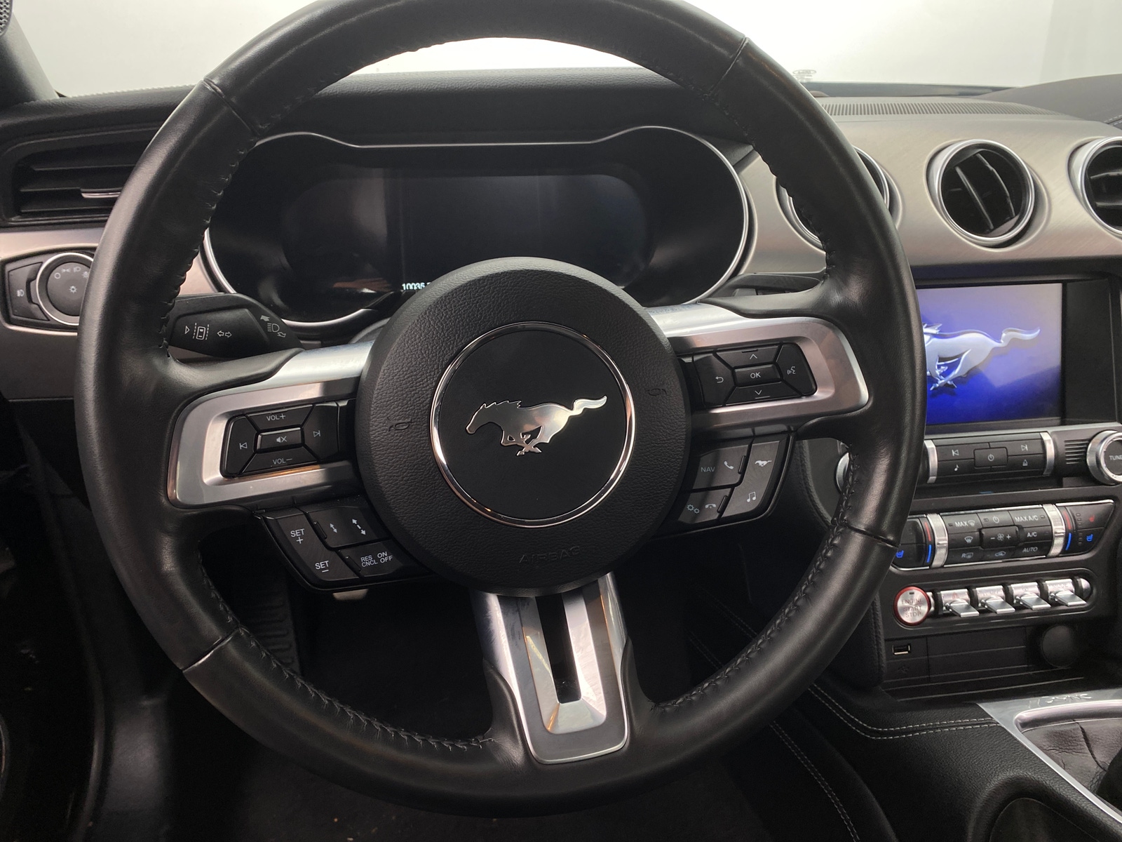 Thumbnail: 2022 Ford Mustang - 3