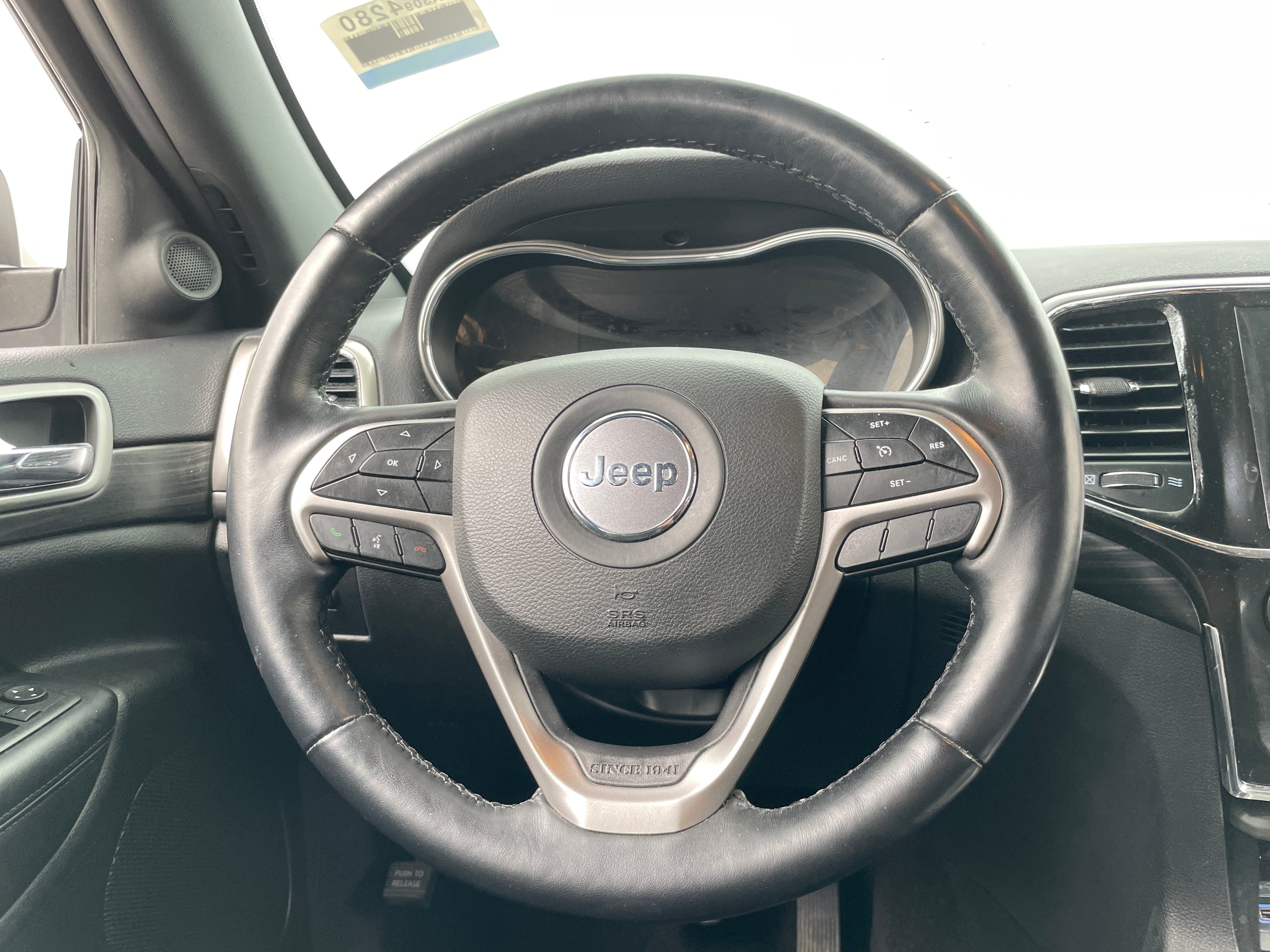 Thumbnail: 2022 Jeep Grand Cherokee - 5