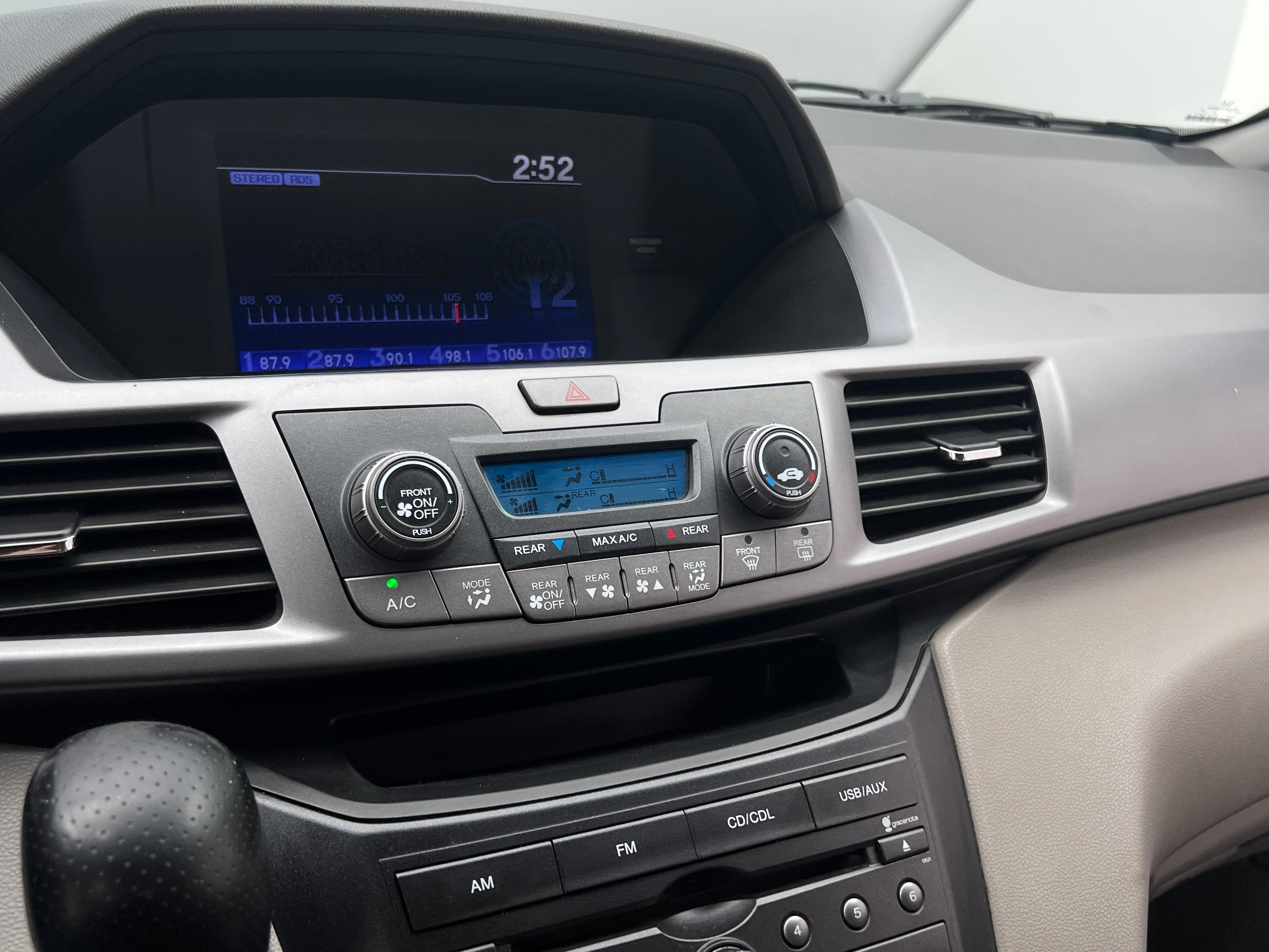 Thumbnail: 2013 Honda Odyssey - 4