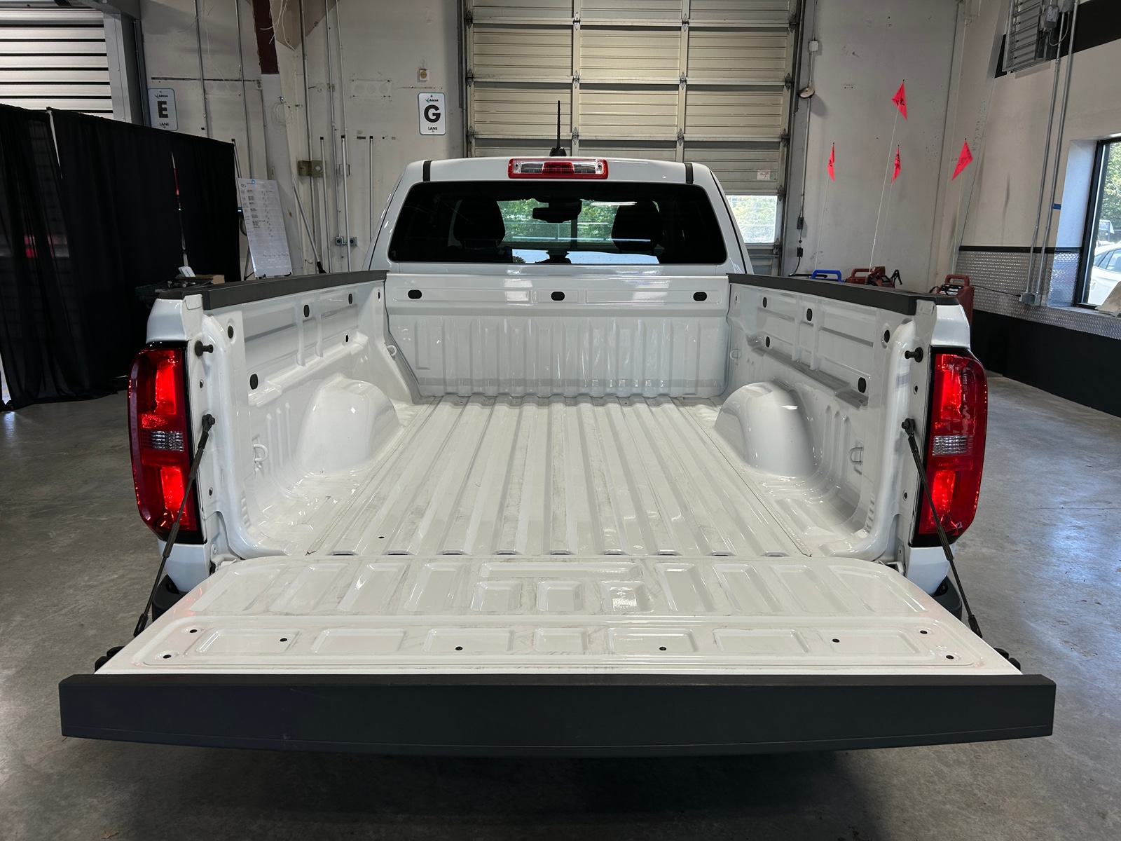 Thumbnail: 2022 Chevrolet Colorado - 6