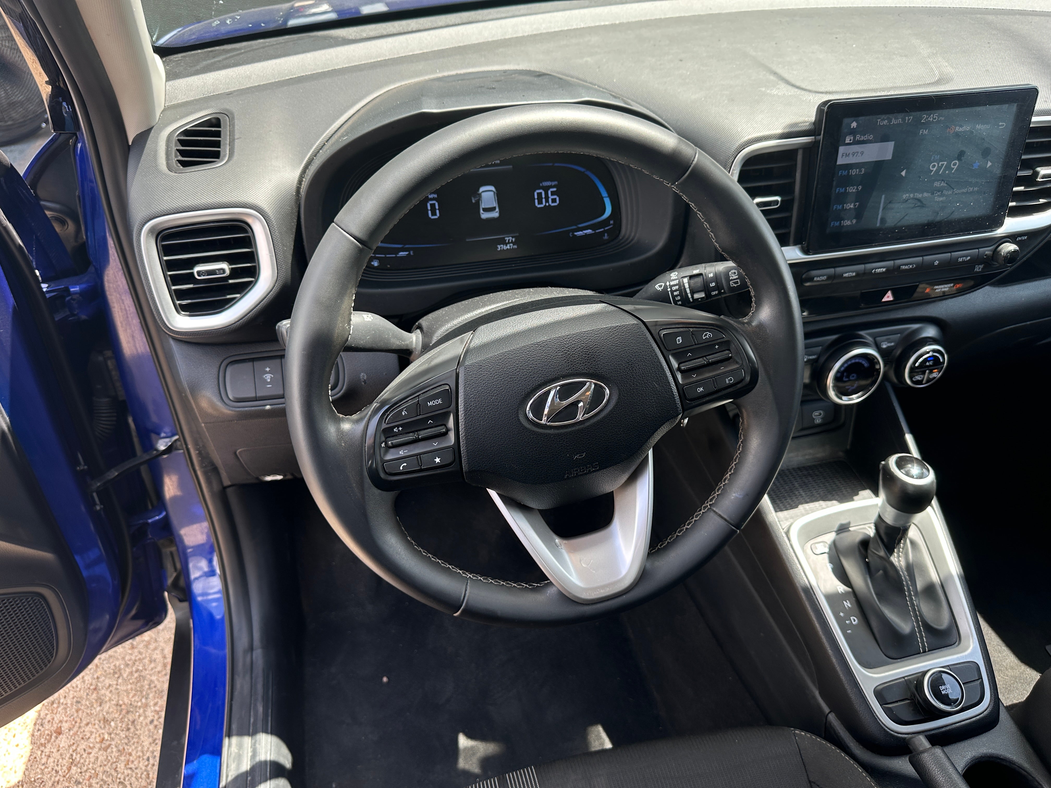 Thumbnail: 2023 Hyundai Venue - 5