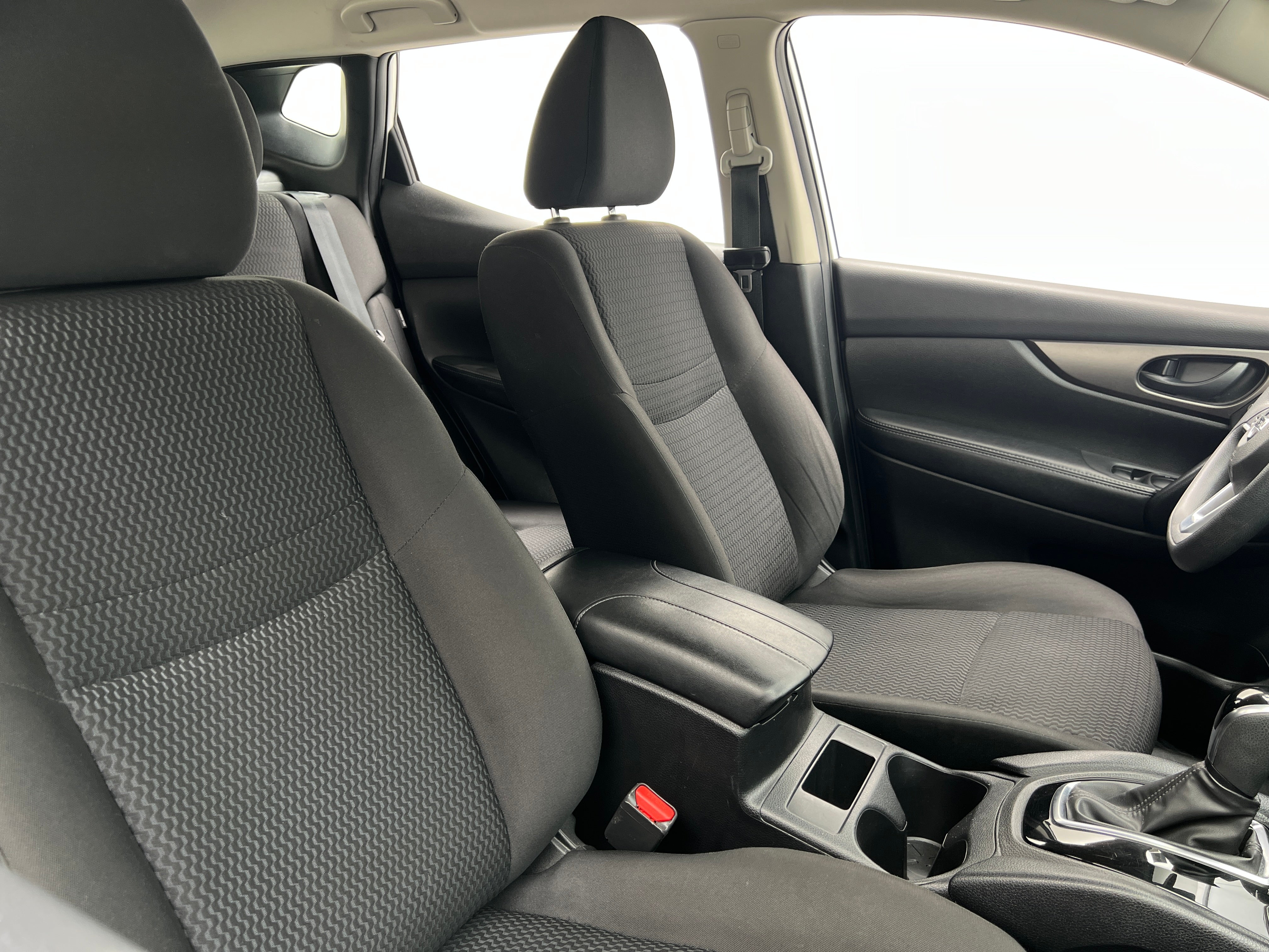 Thumbnail: 2021 Nissan Rogue Sport - 2