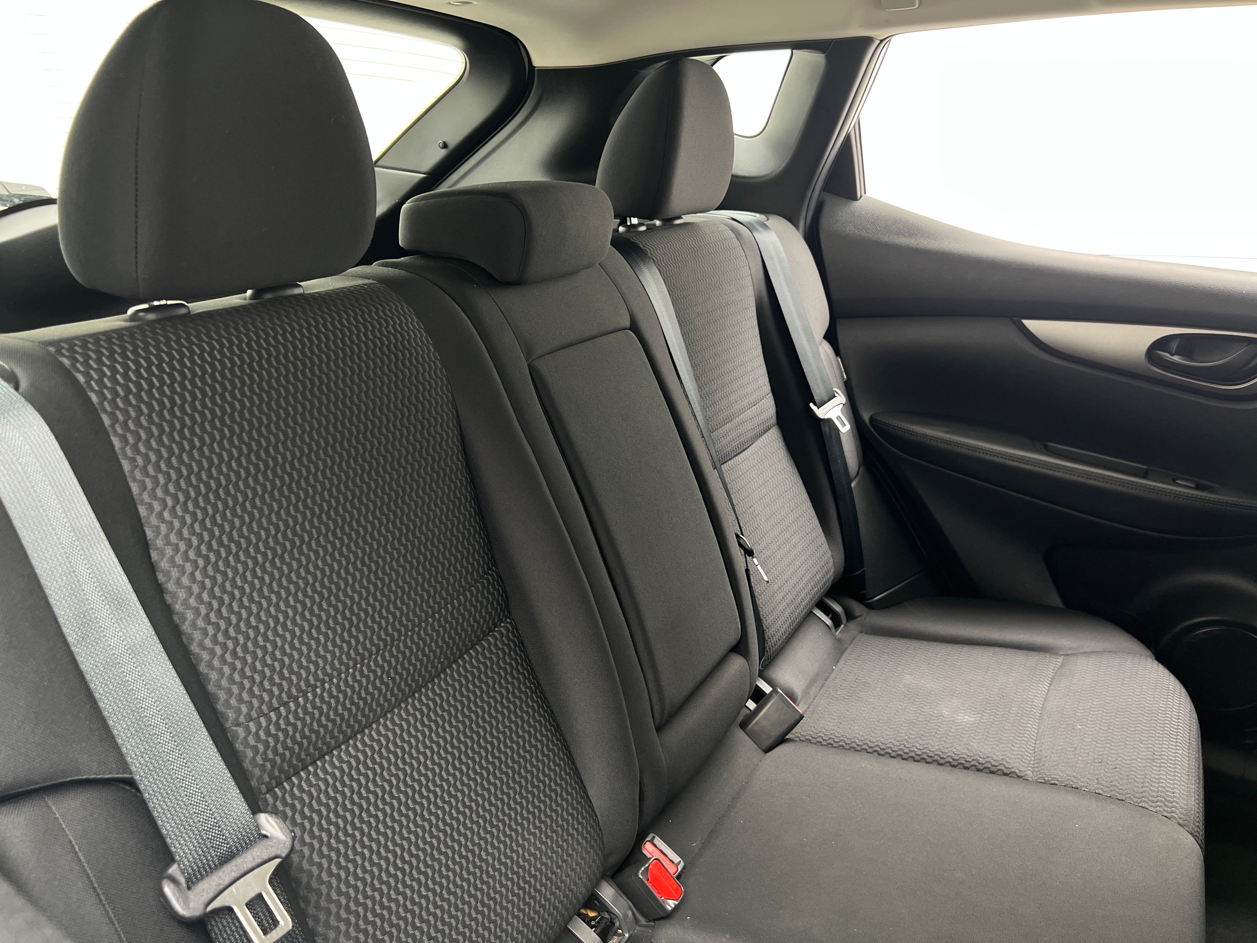 Thumbnail: 2021 Nissan Rogue Sport - 6