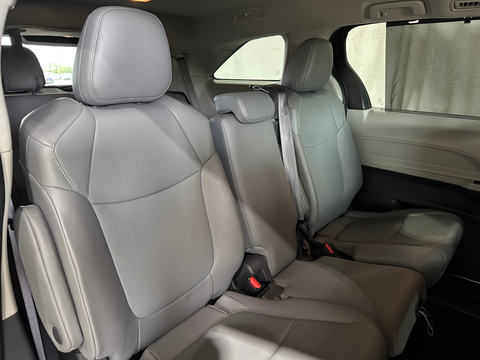 Thumbnail: 2022 Toyota Sienna - 5