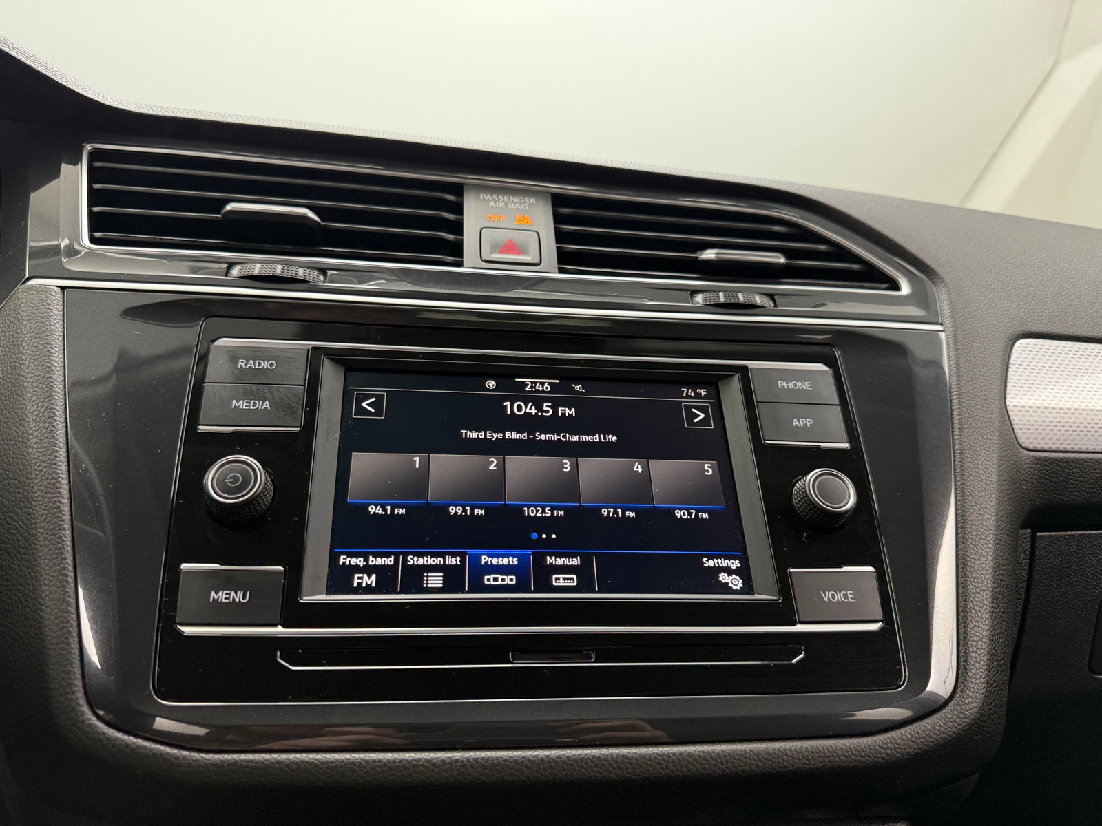 Thumbnail: 2024 Volkswagen Tiguan - 3