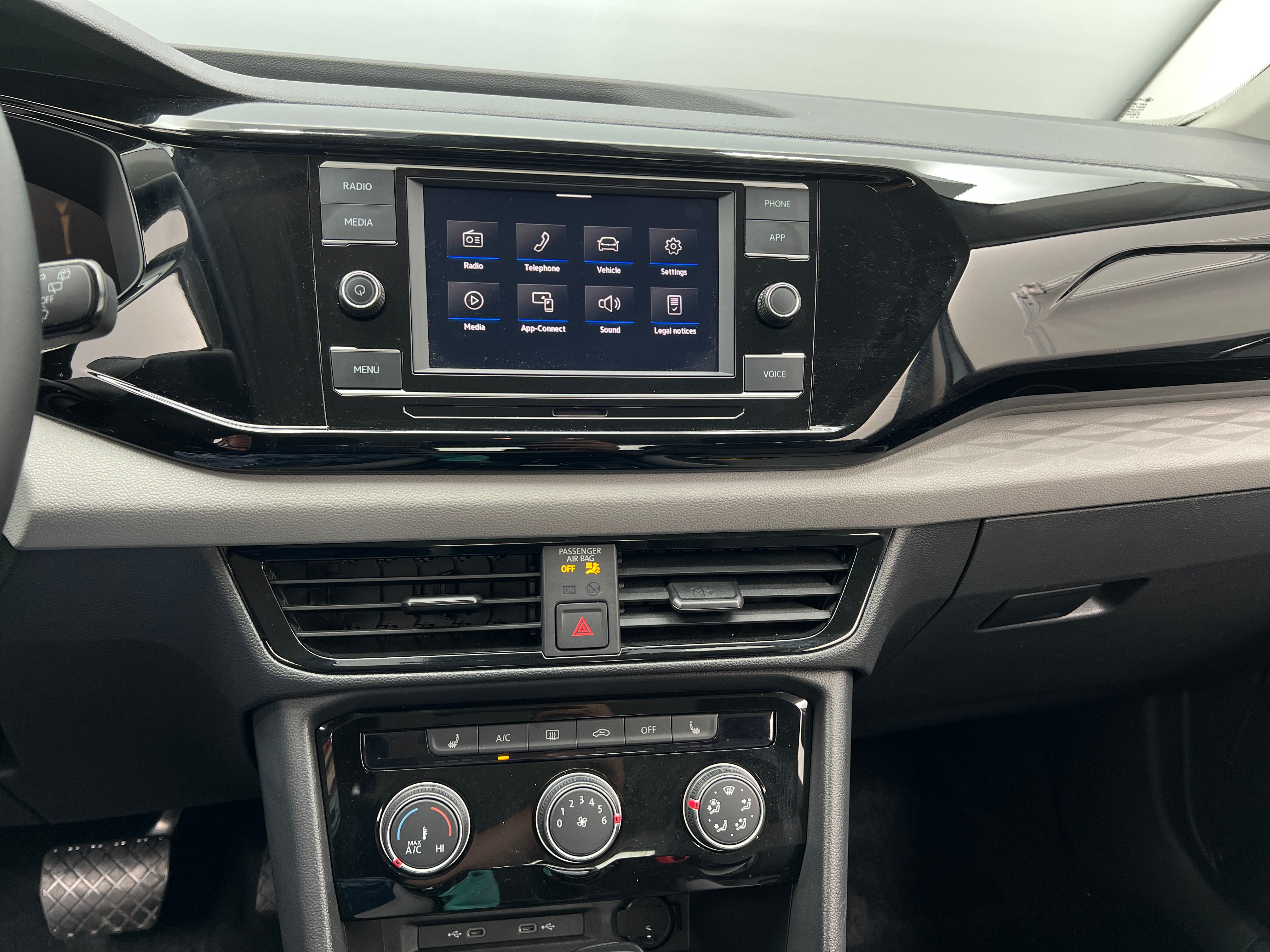 2024 Volkswagen Taos S 4