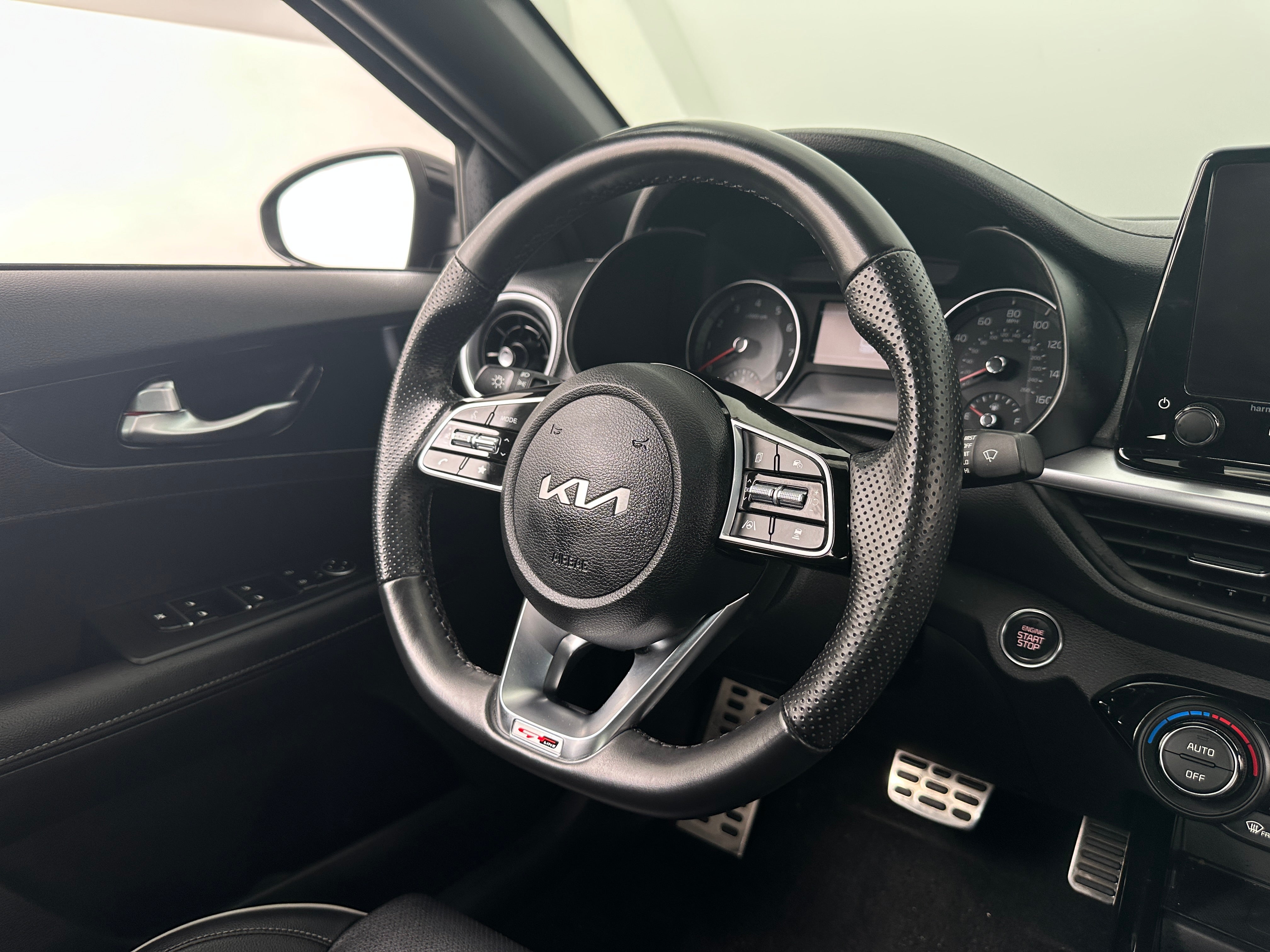 Thumbnail: 2023 Kia Forte - 5