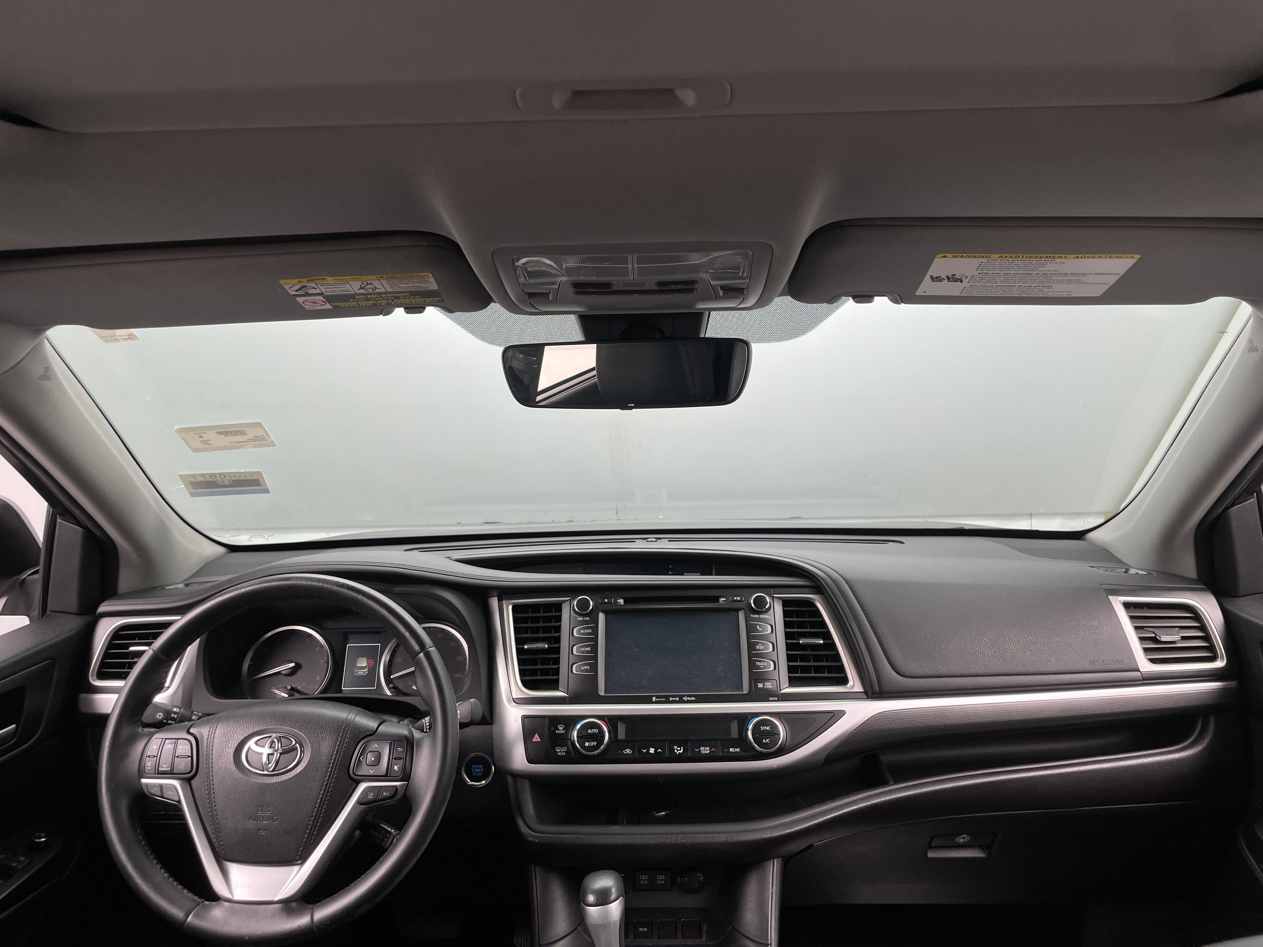 2017 Toyota Highlander SE 2