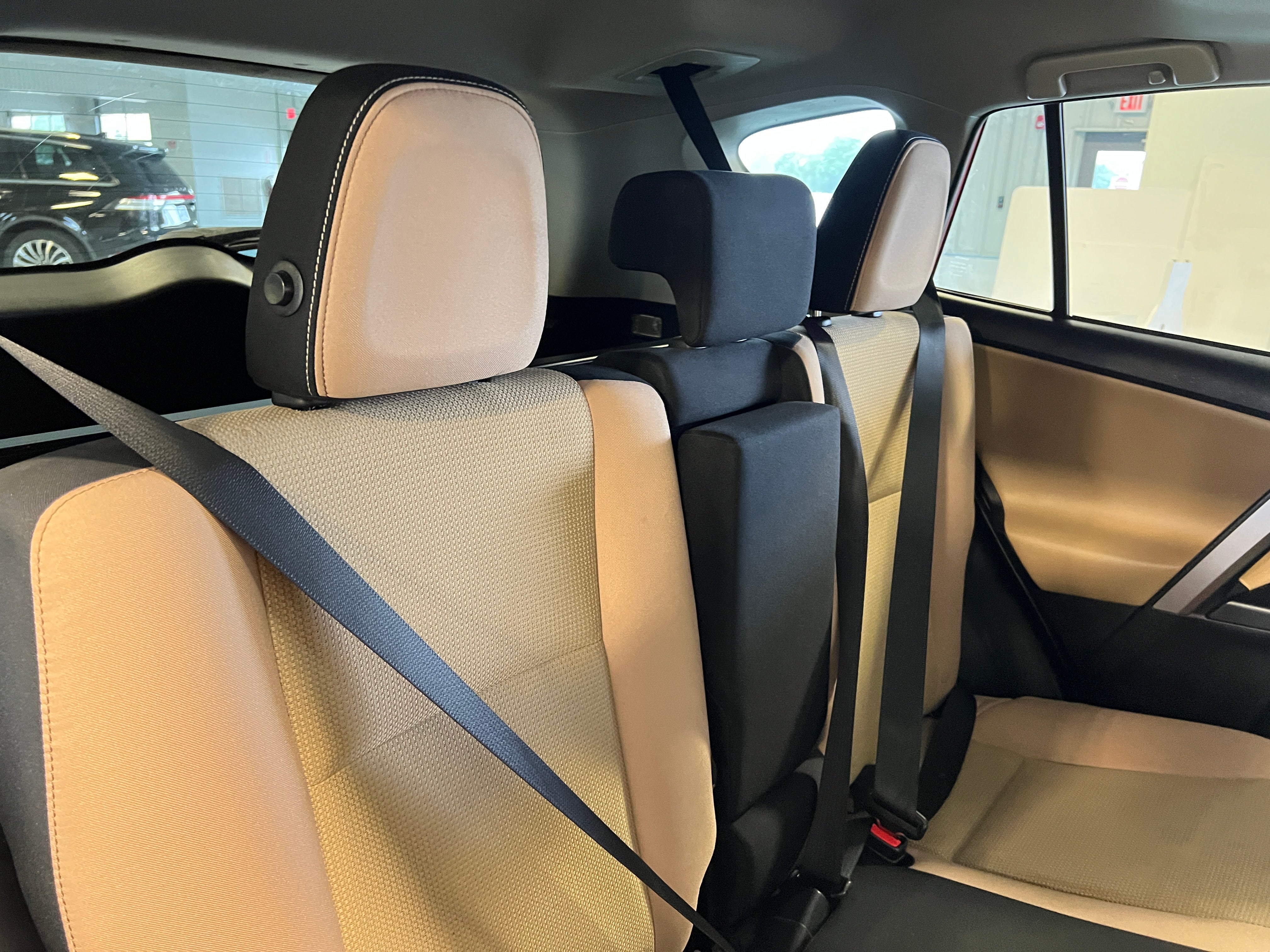 2017 Toyota RAV4 XLE 6
