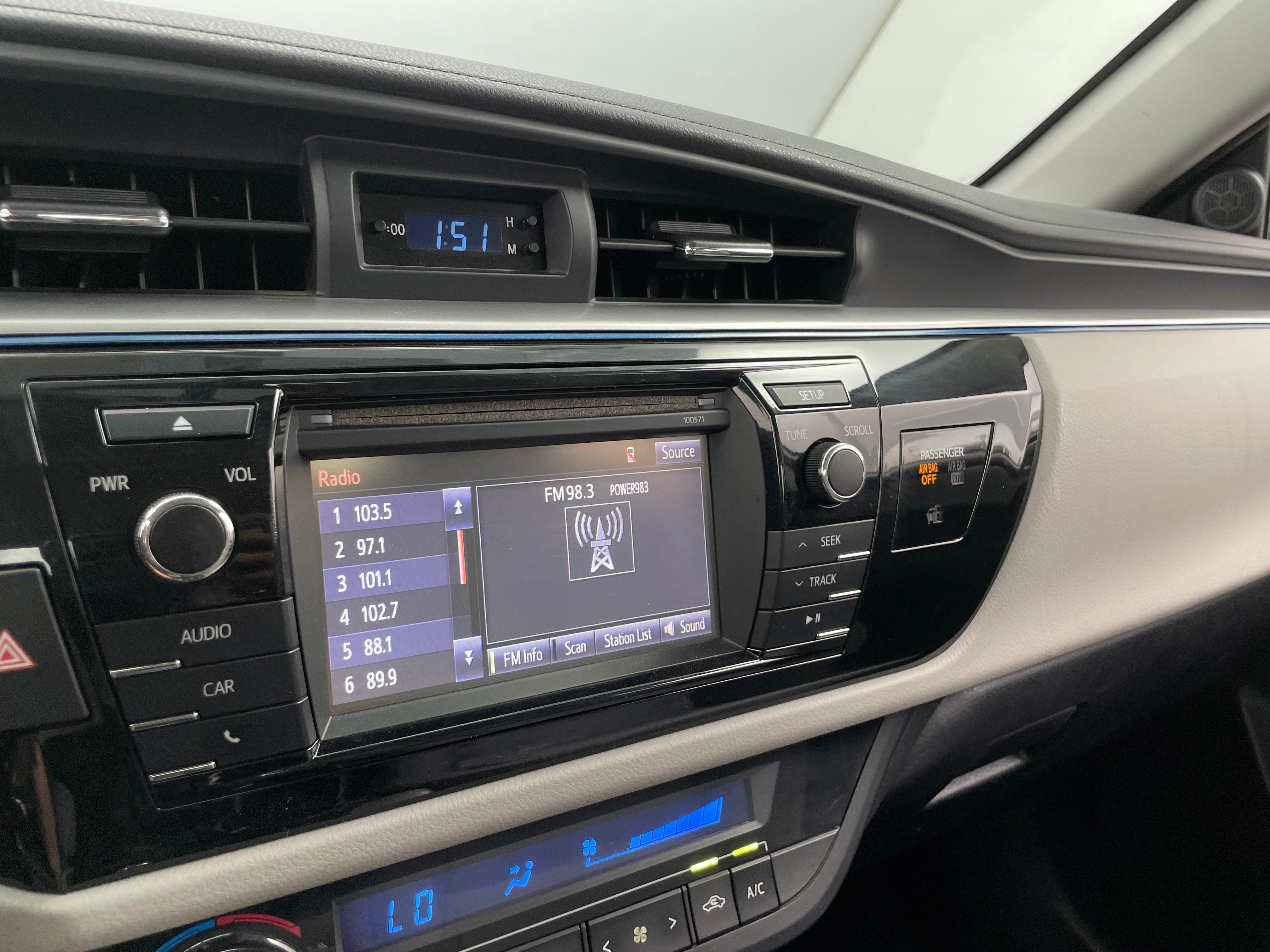 2016 Toyota Corolla LE 4