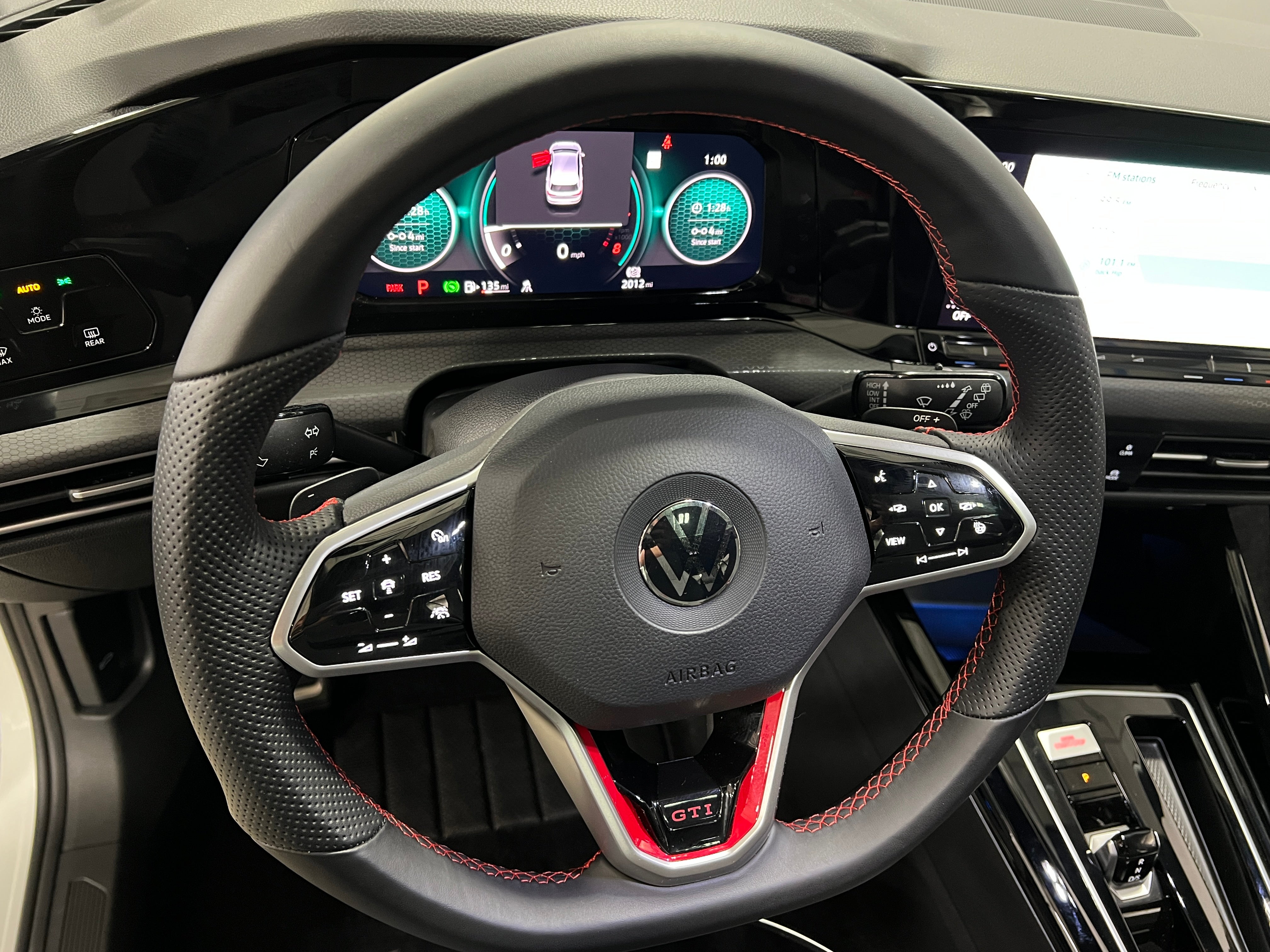 Thumbnail: 2023 Volkswagen Golf - 4