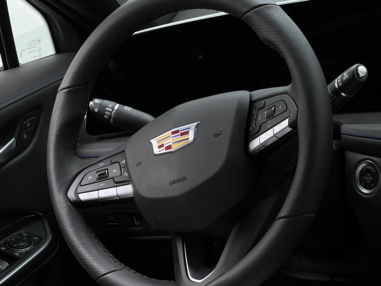 Thumbnail: 2024 Cadillac XT4 - 4