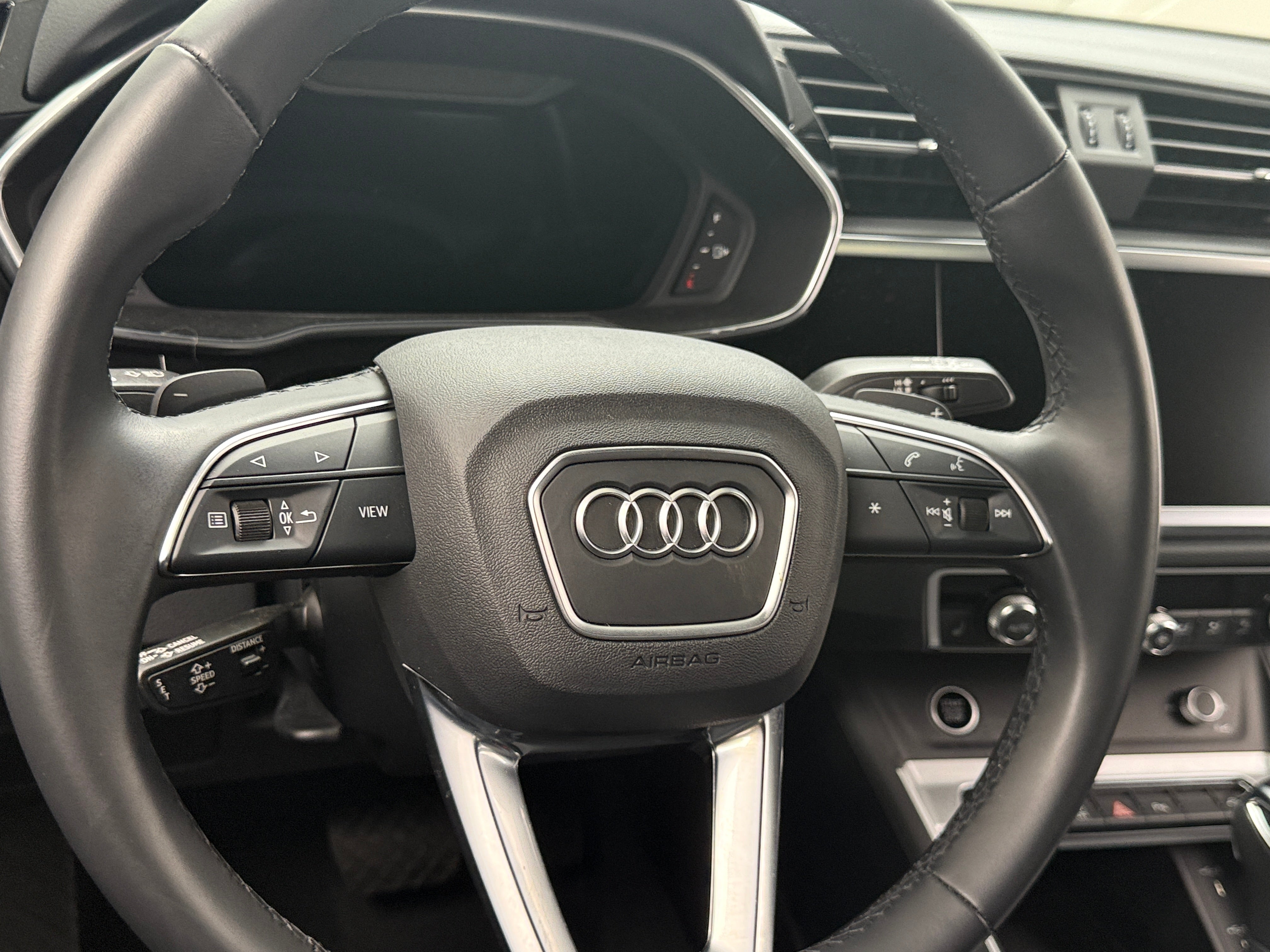 Thumbnail: 2022 Audi Q3 - 4