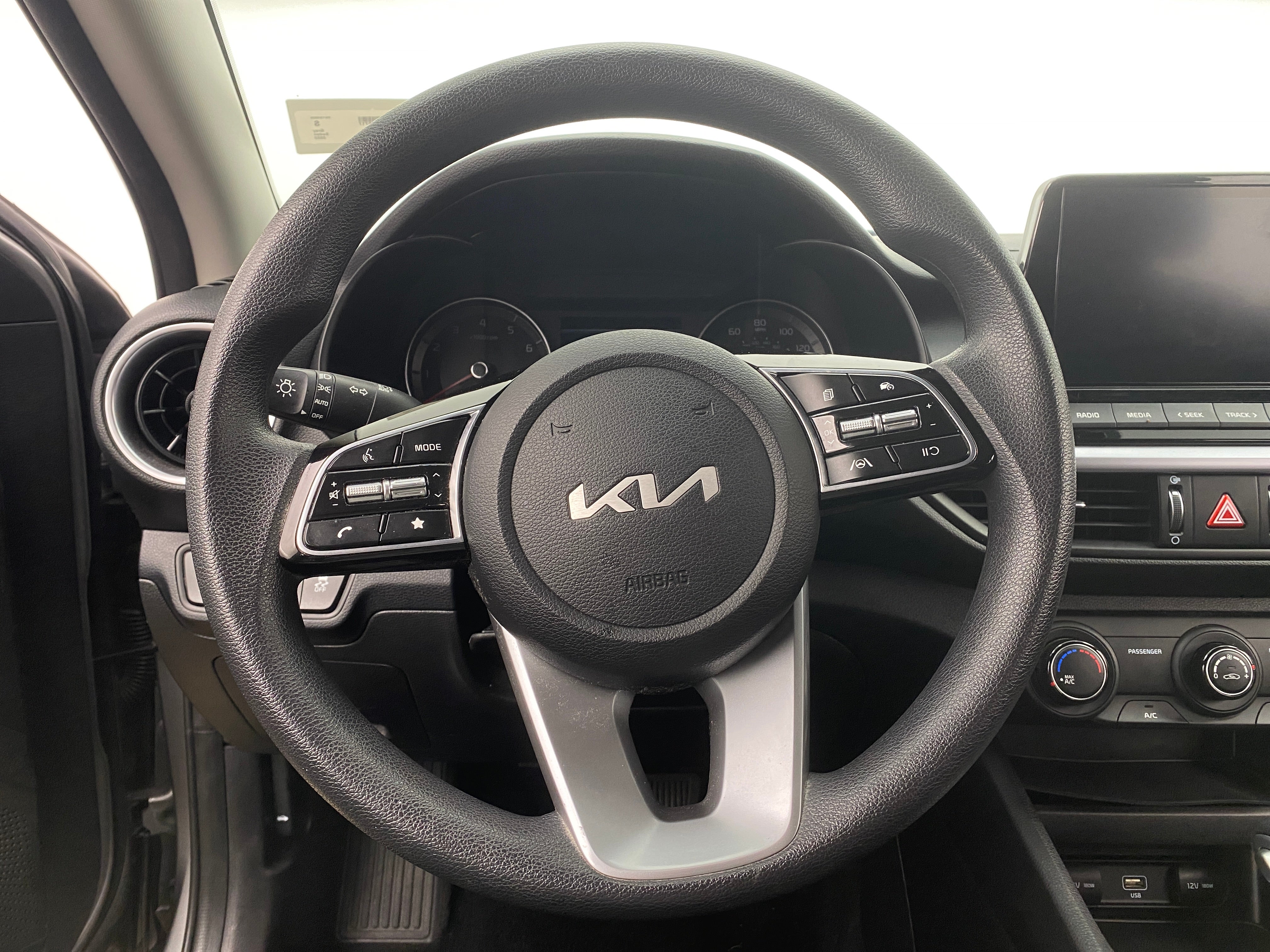 2022 Kia Forte LXS 5