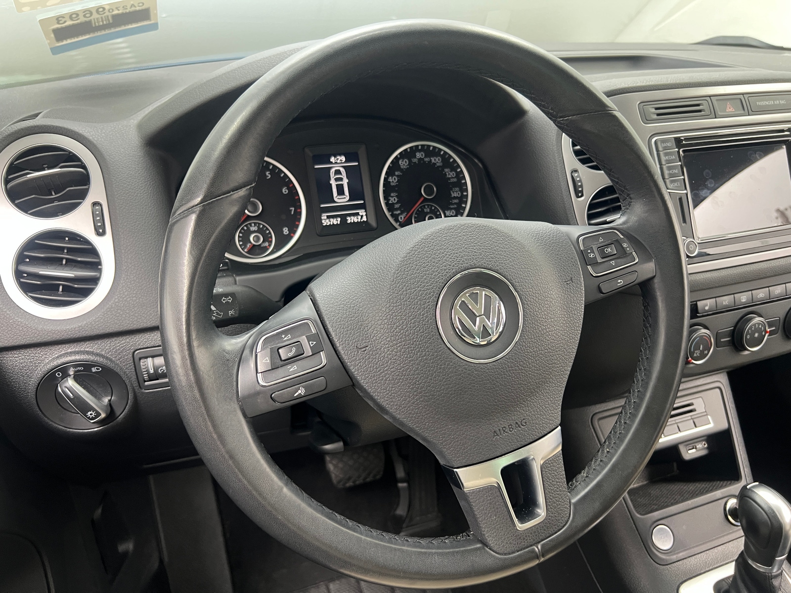 Thumbnail: 2017 Volkswagen Tiguan - 4