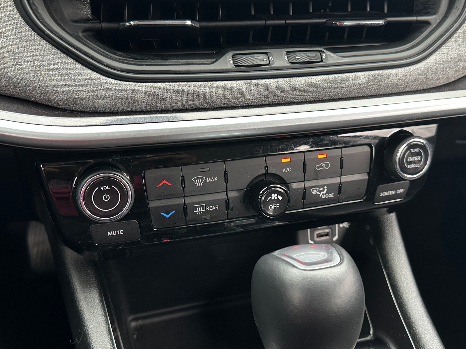 Thumbnail: 2022 Jeep Compass - 4