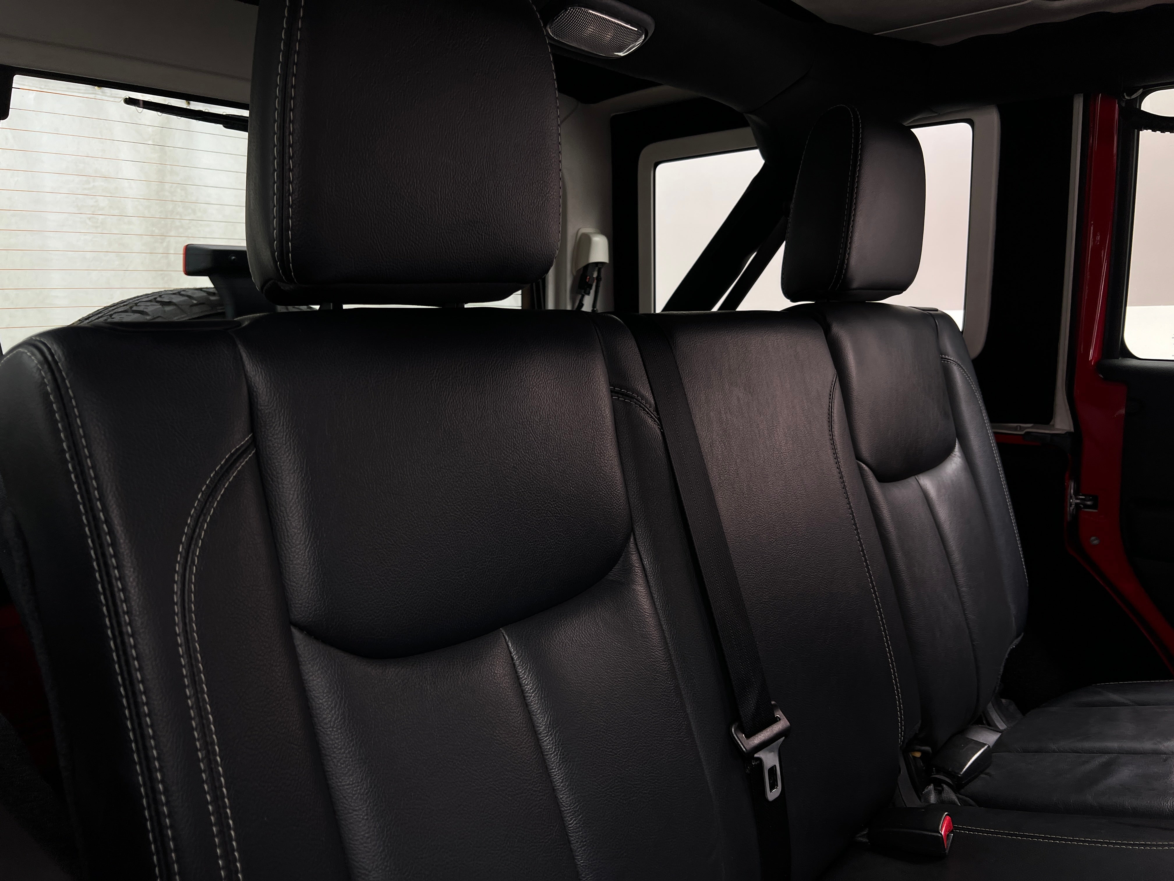 2015 Jeep Wrangler Unlimited Sahara 5