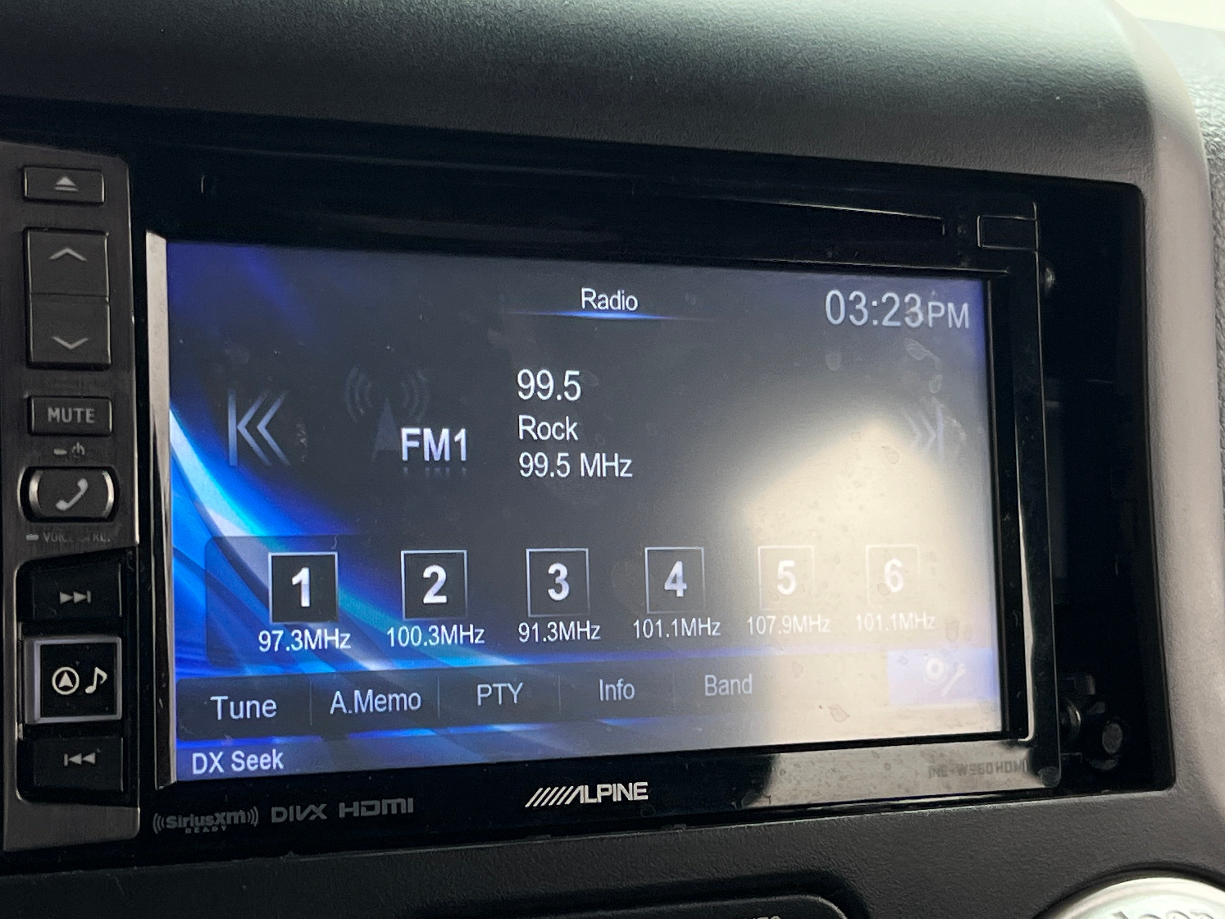 2015 Jeep Wrangler Unlimited Sahara 3