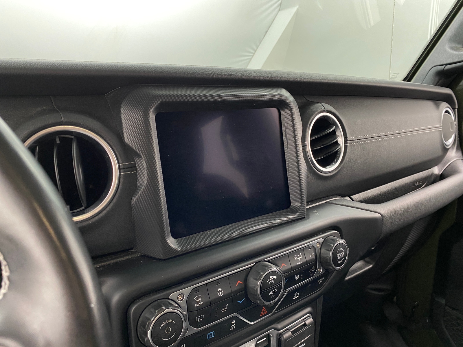 Thumbnail: 2022 Jeep Wrangler - 3