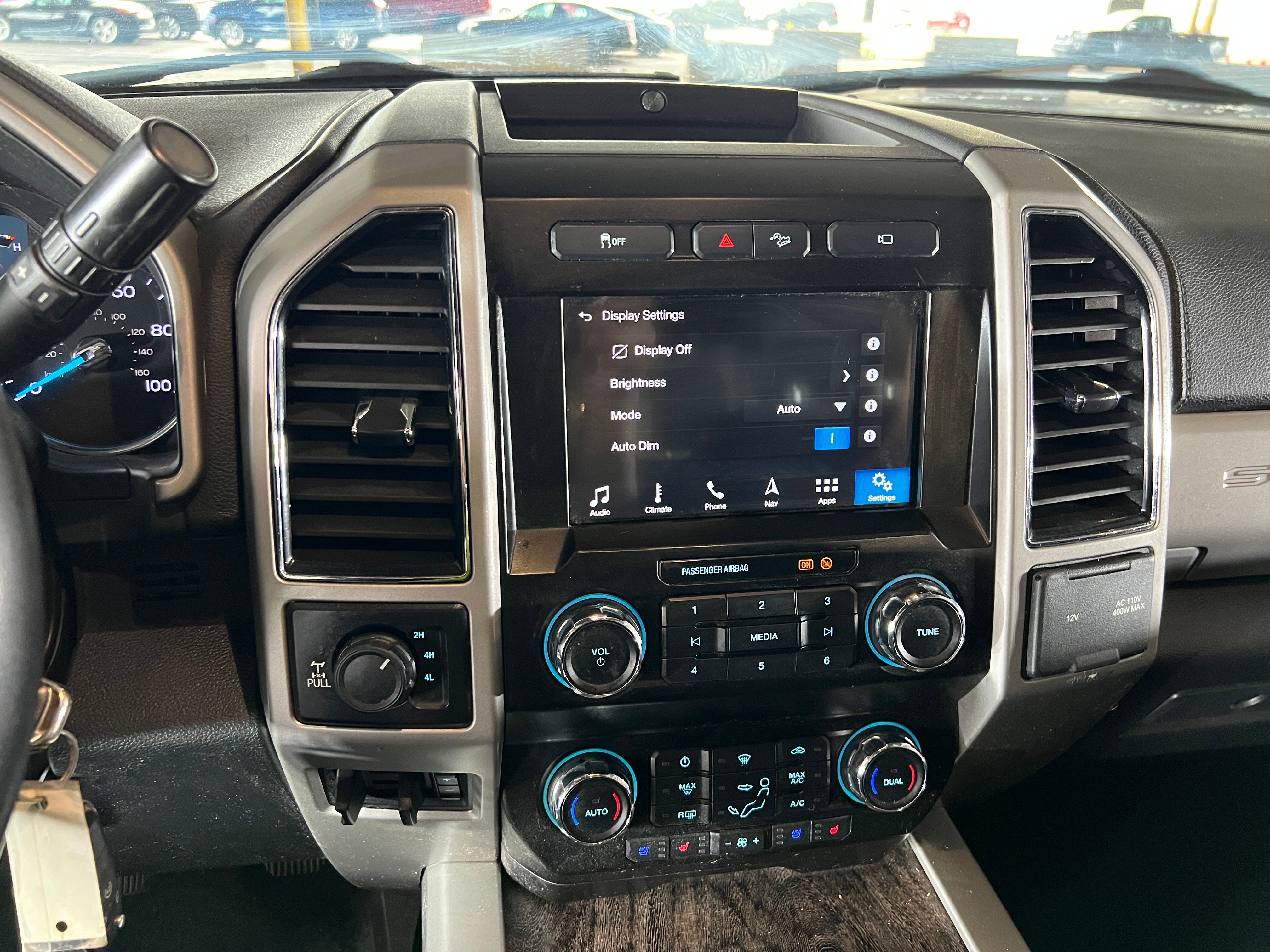 Thumbnail: 2019 Ford Econoline - 3