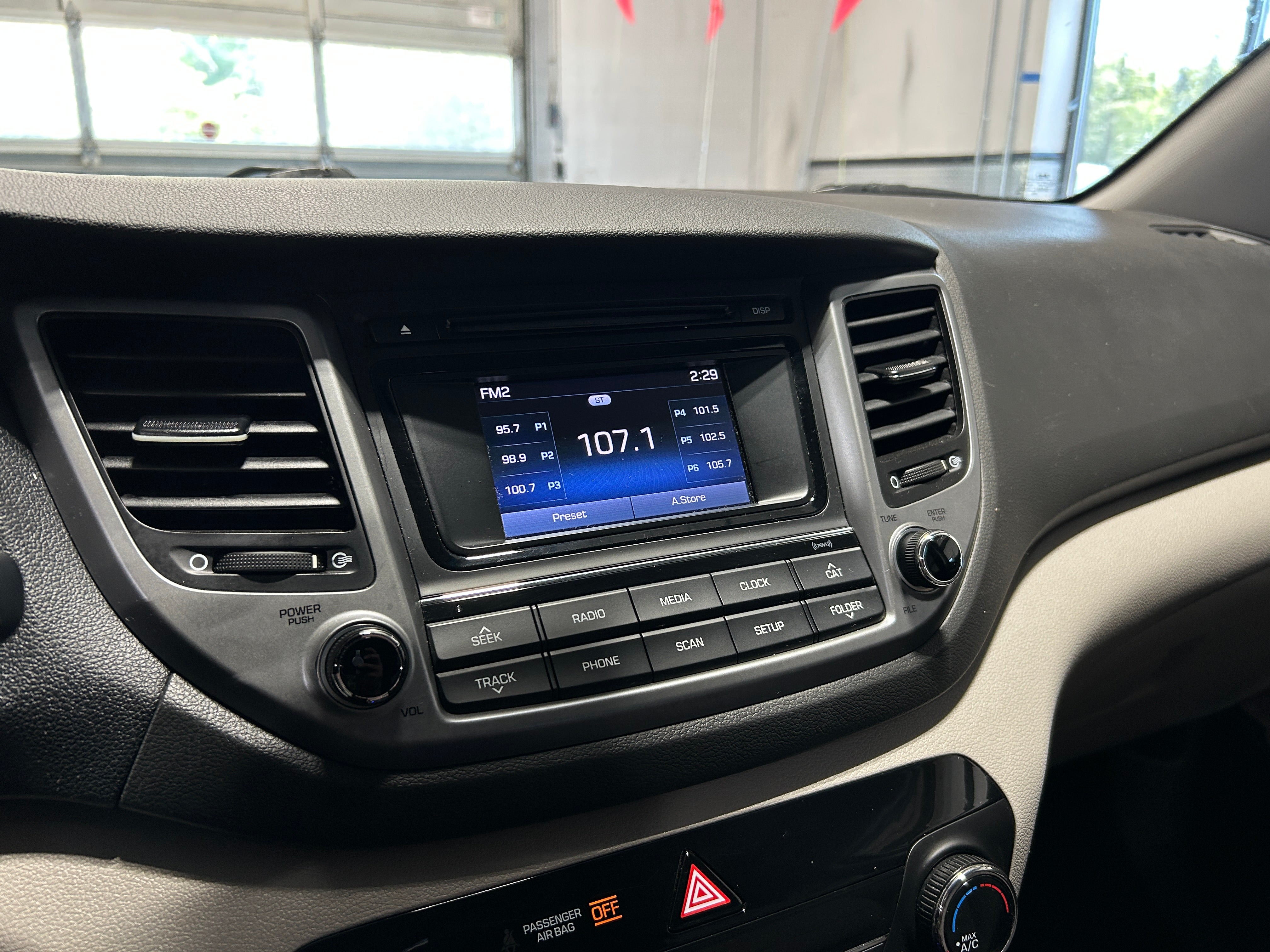 Thumbnail: 2017 Hyundai Tucson - 4