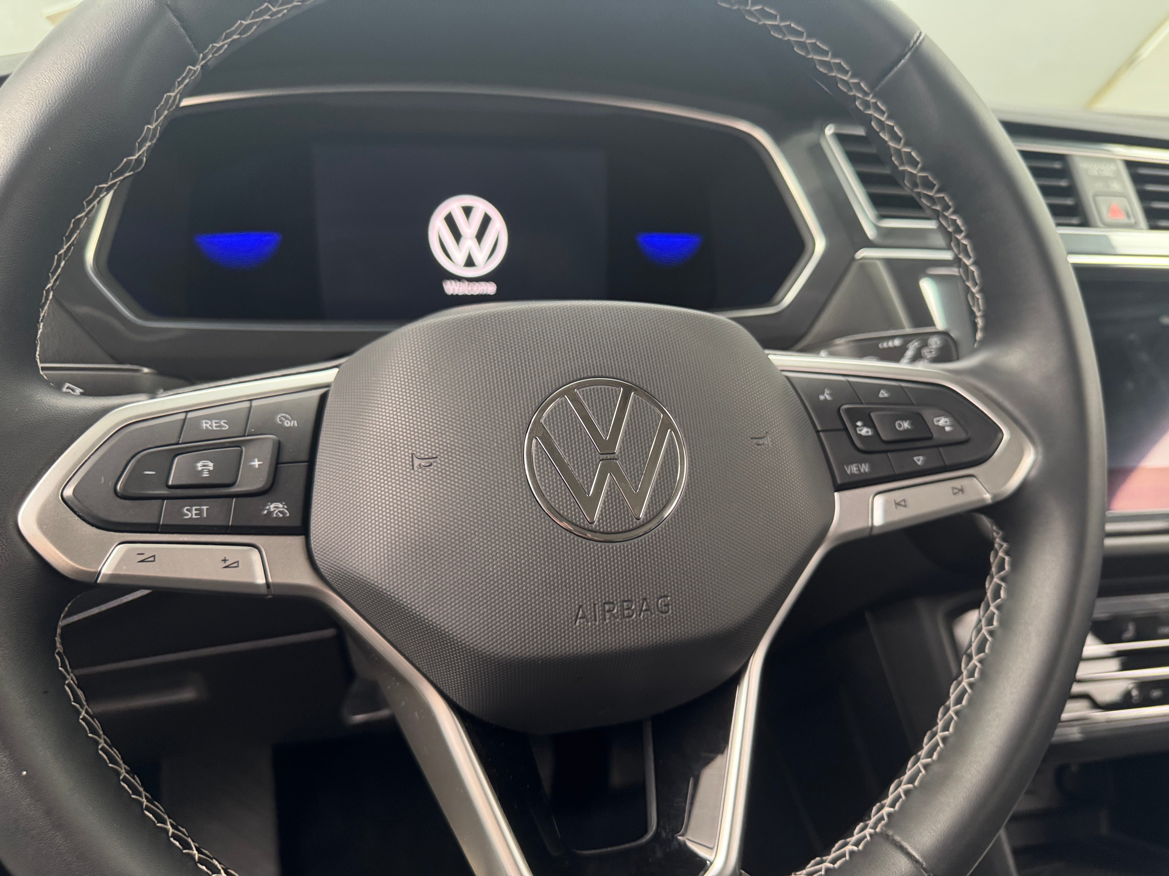 2022 Volkswagen Tiguan SE 4