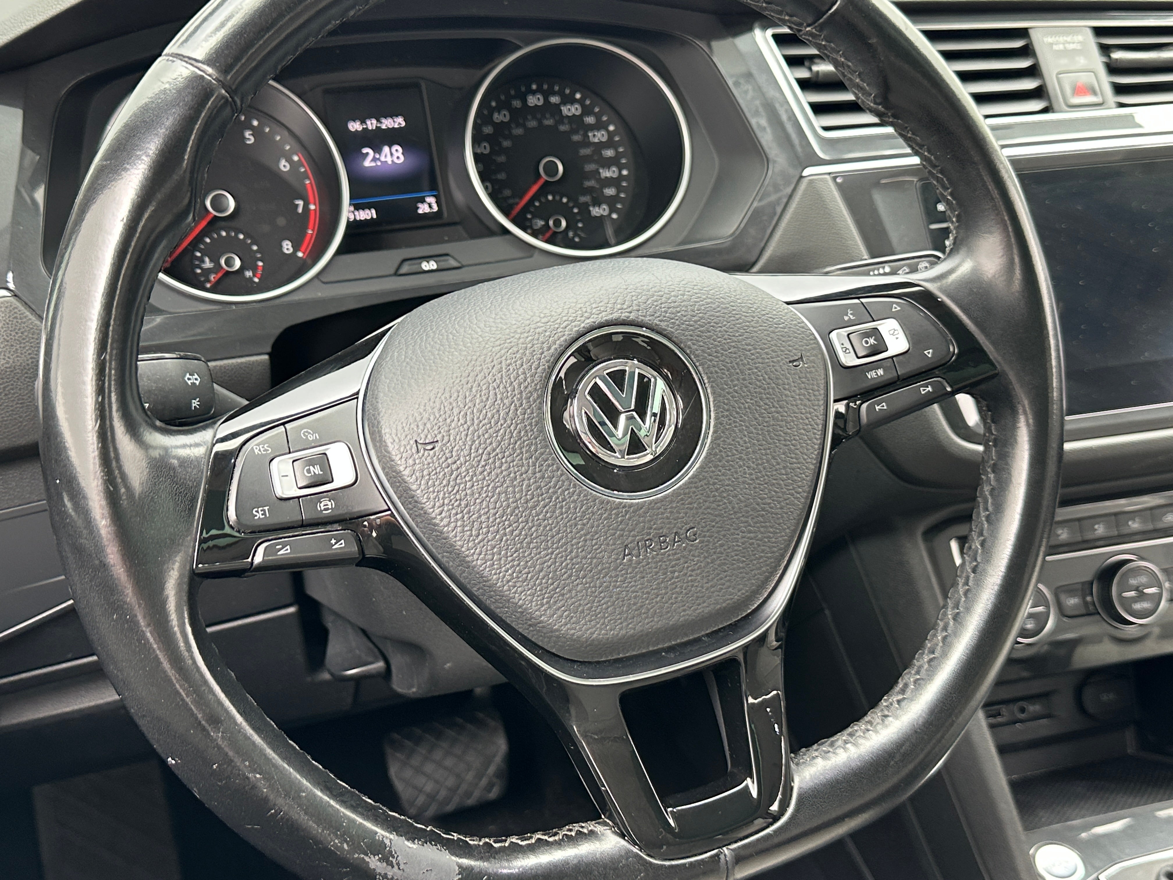 Thumbnail: 2019 Volkswagen Tiguan - 4