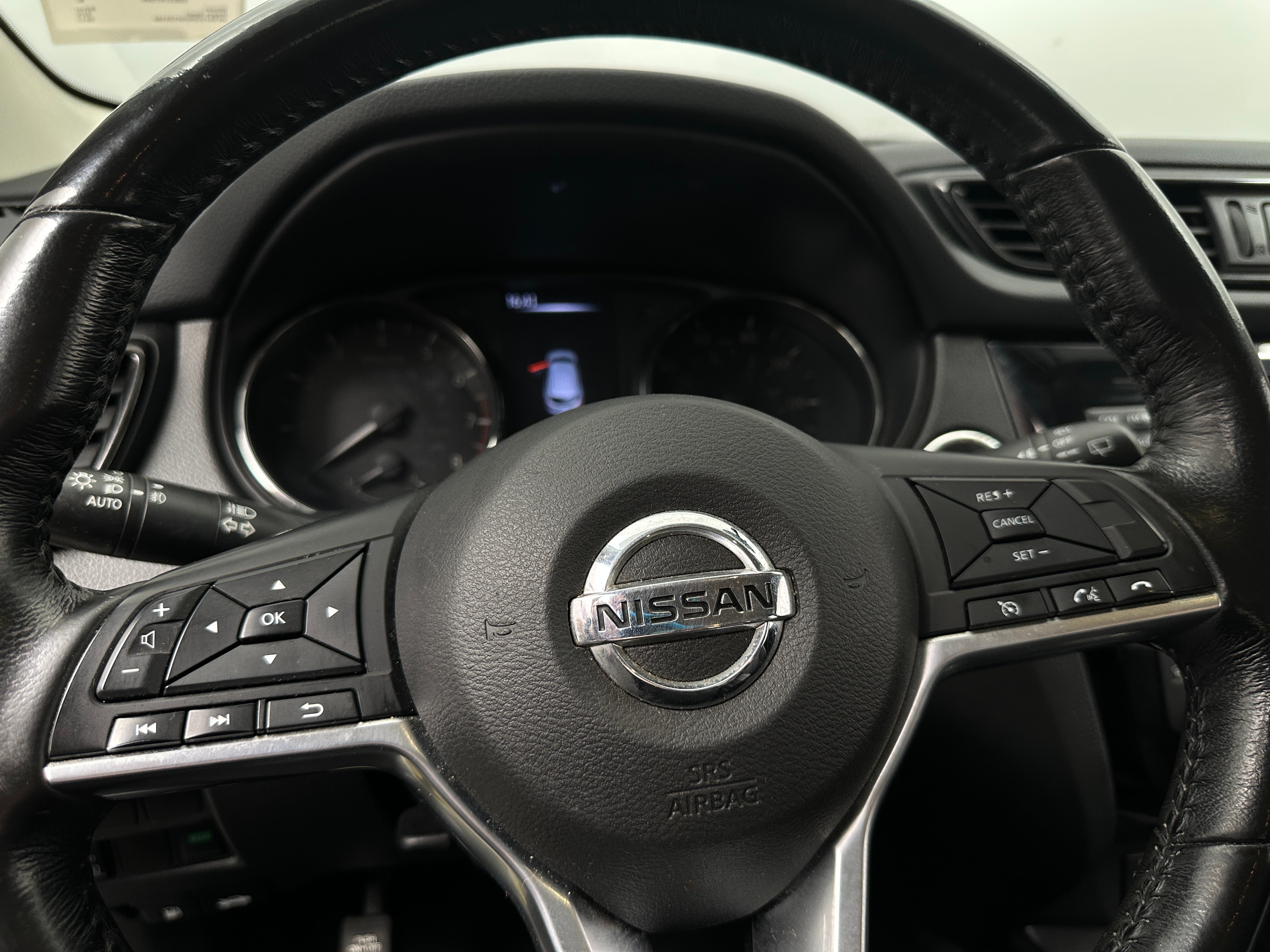 2017 Nissan Rogue Sport SL 4