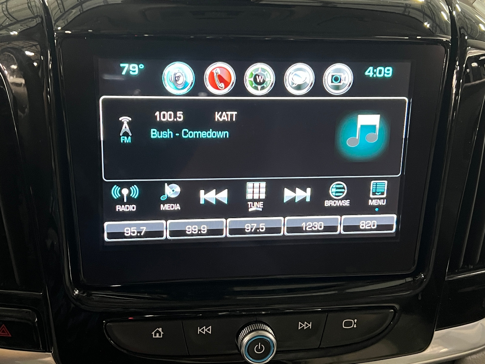 Thumbnail: 2018 Chevrolet Traverse - 3