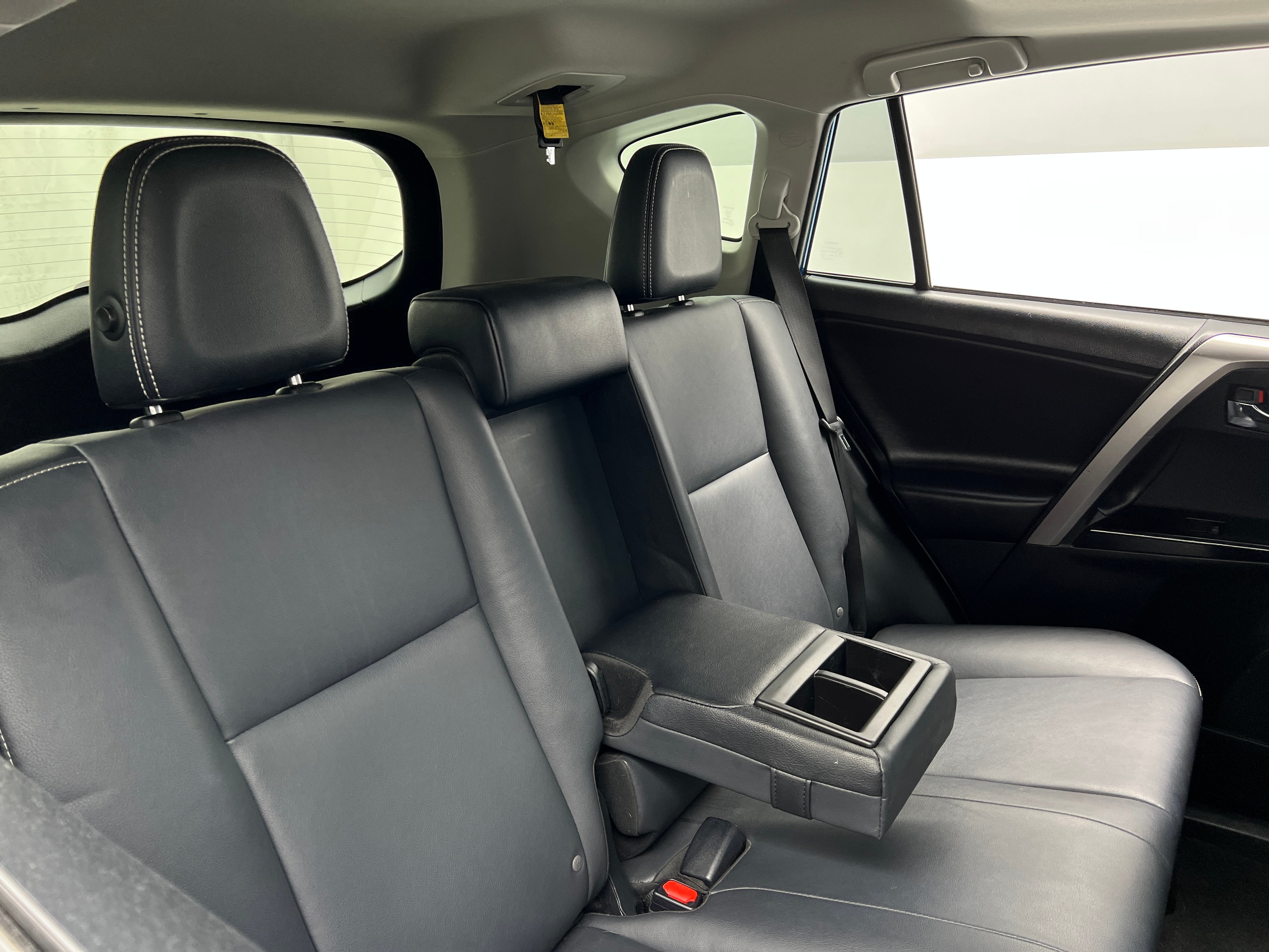 2017 Toyota RAV4 Limited 6