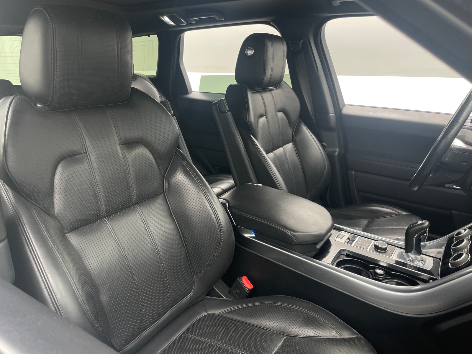 Thumbnail: 2016 Land Rover Range Rover Sport - 2