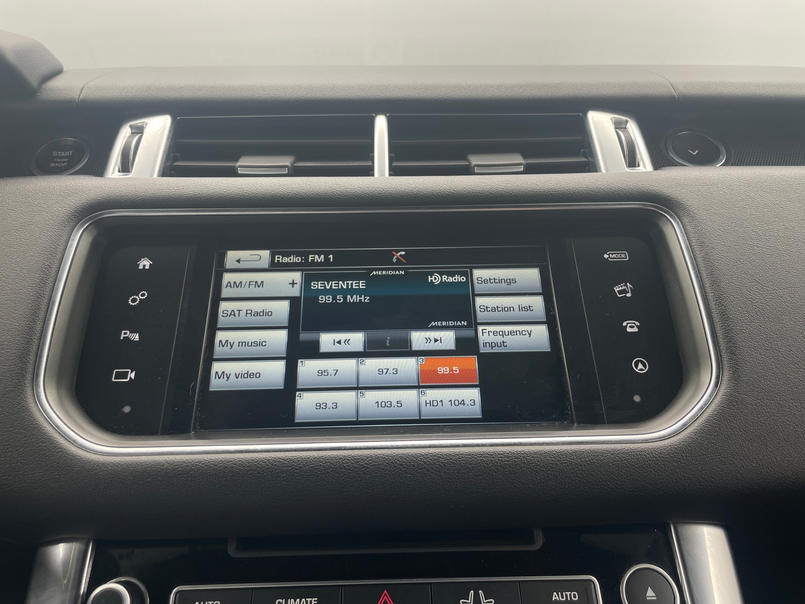 Thumbnail: 2016 Land Rover Range Rover Sport - 4