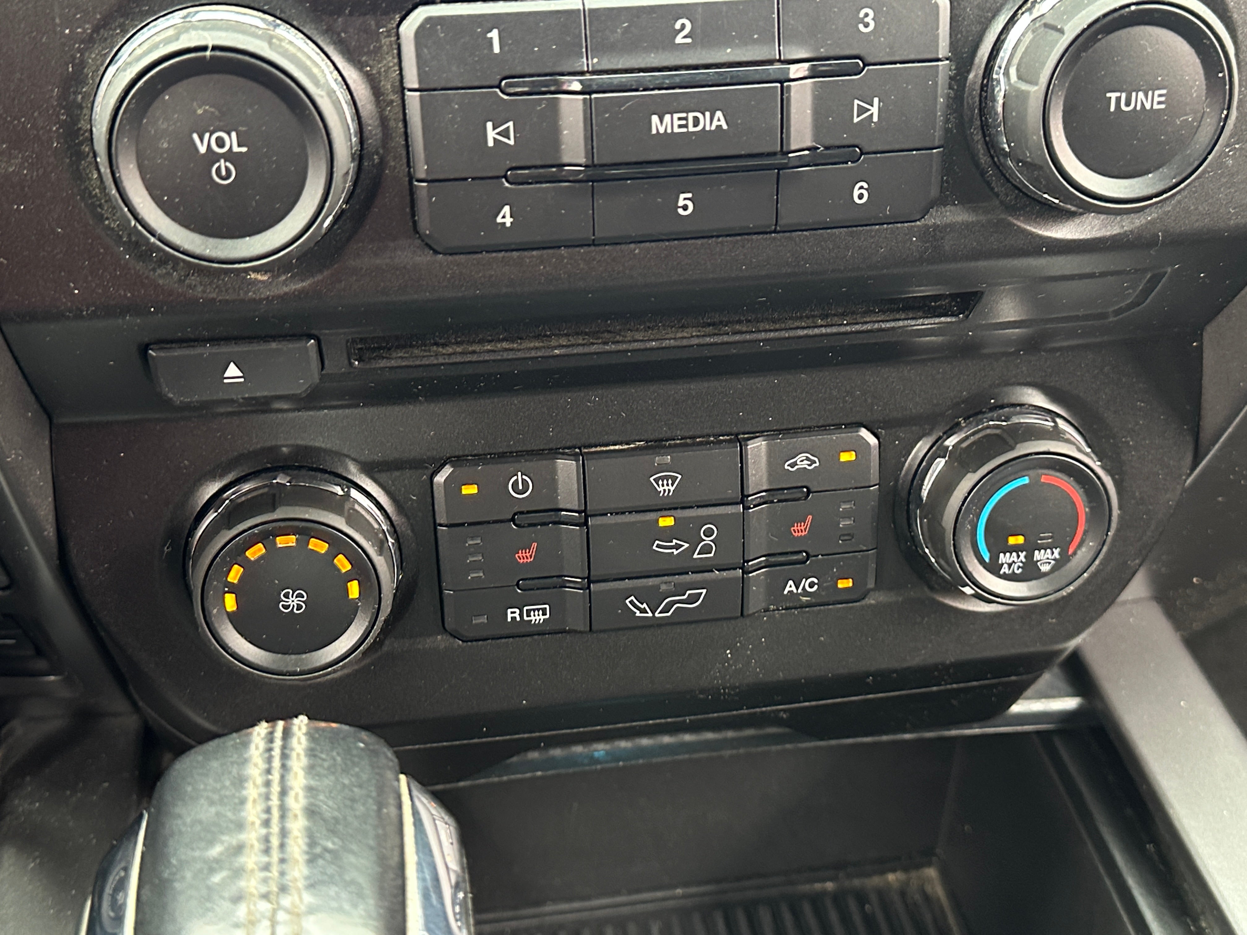 2018 Ford Econoline E-150 4