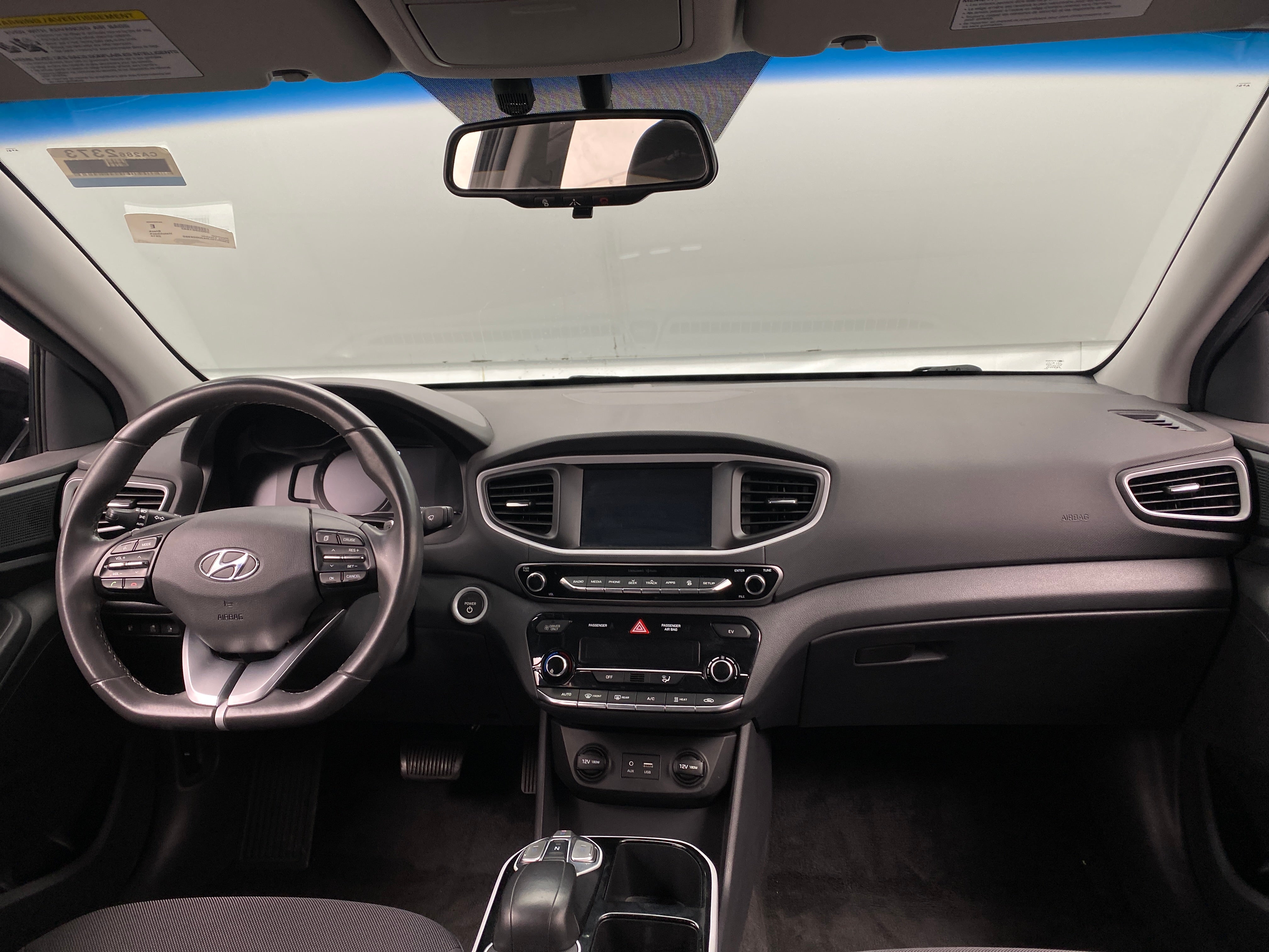 Thumbnail: 2018 Hyundai Ioniq - 3