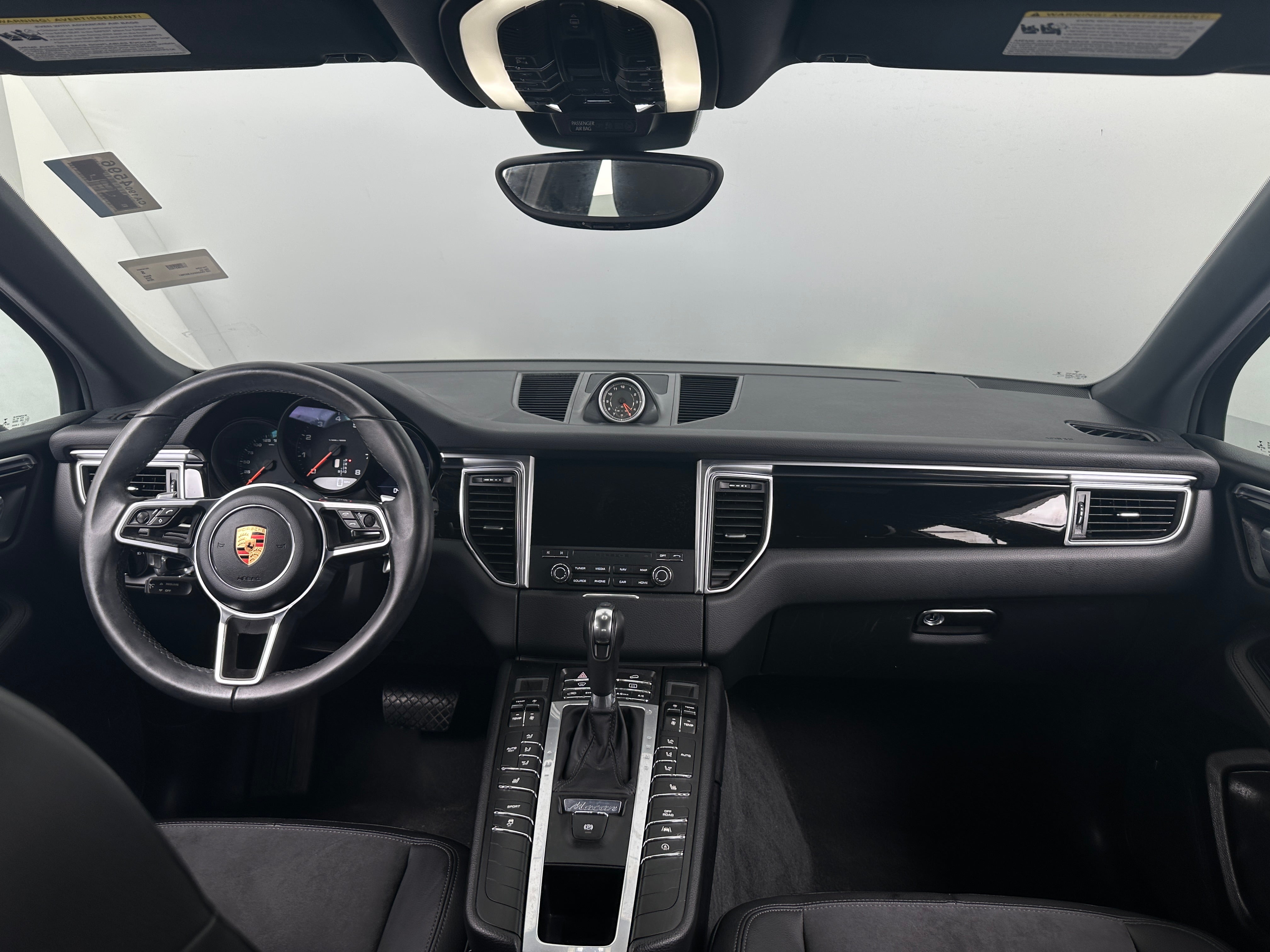 2018 Porsche Macan Base 2