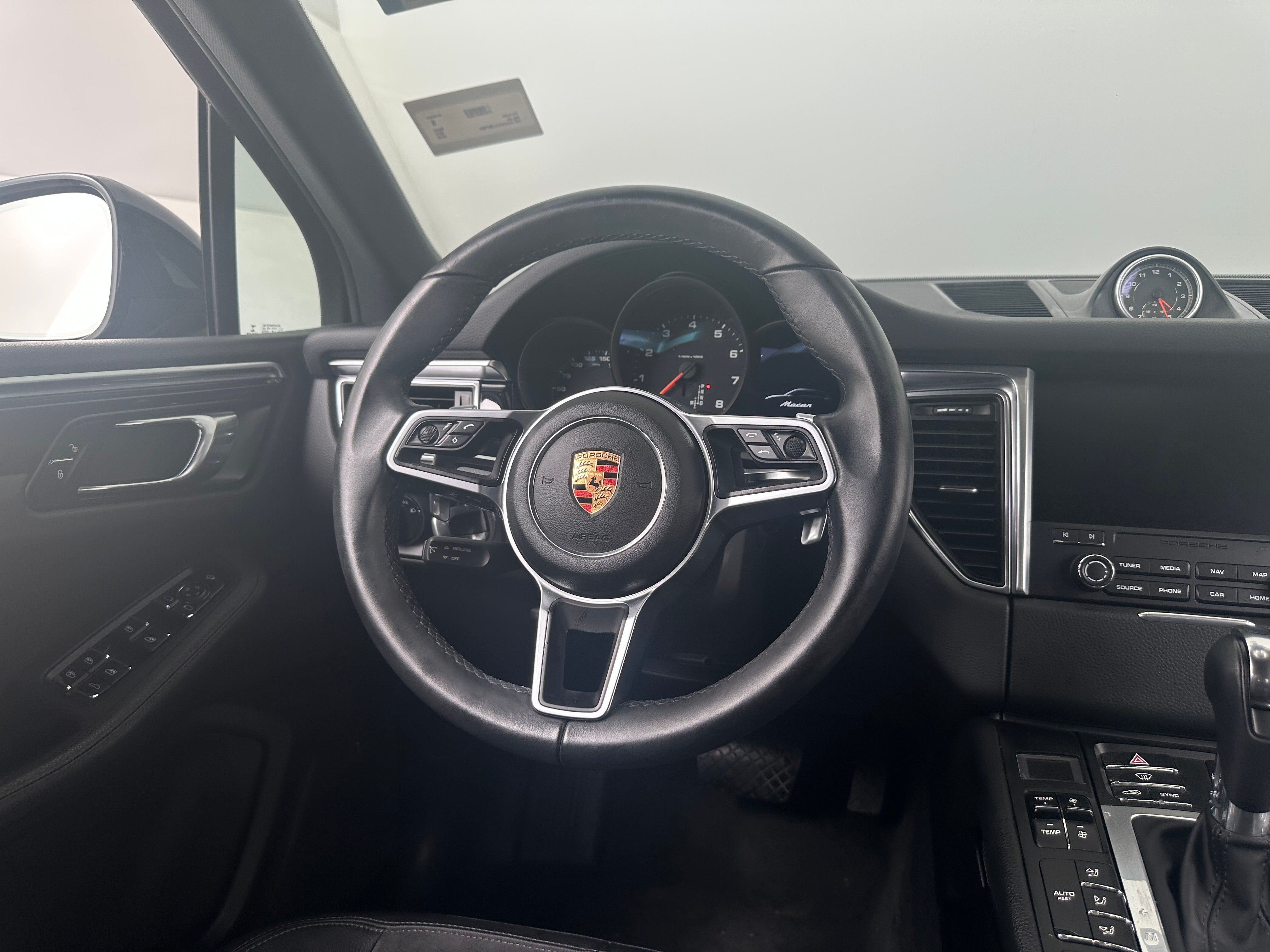 2018 Porsche Macan Base 4