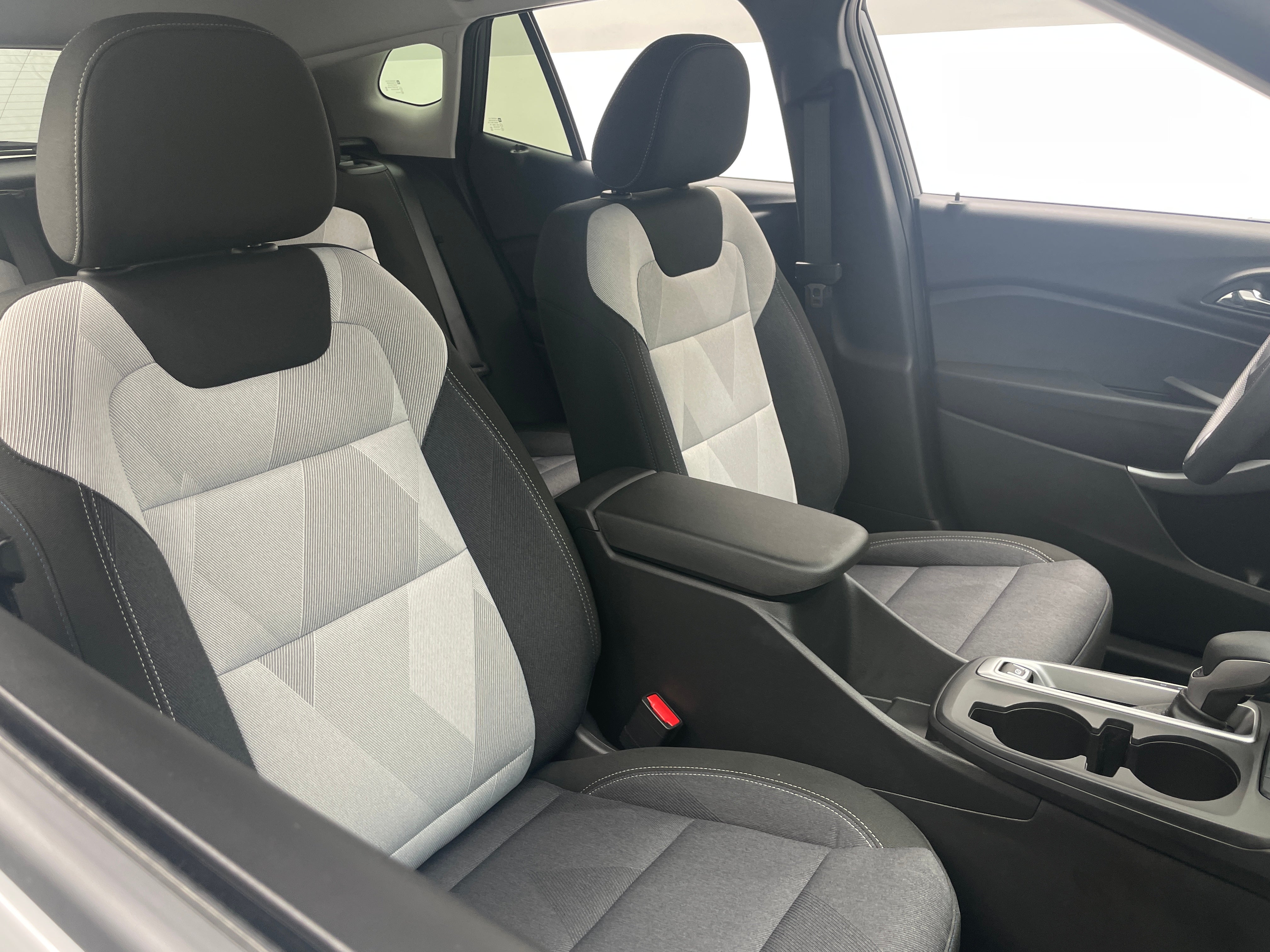 Thumbnail: 2025 Chevrolet Trax - 2