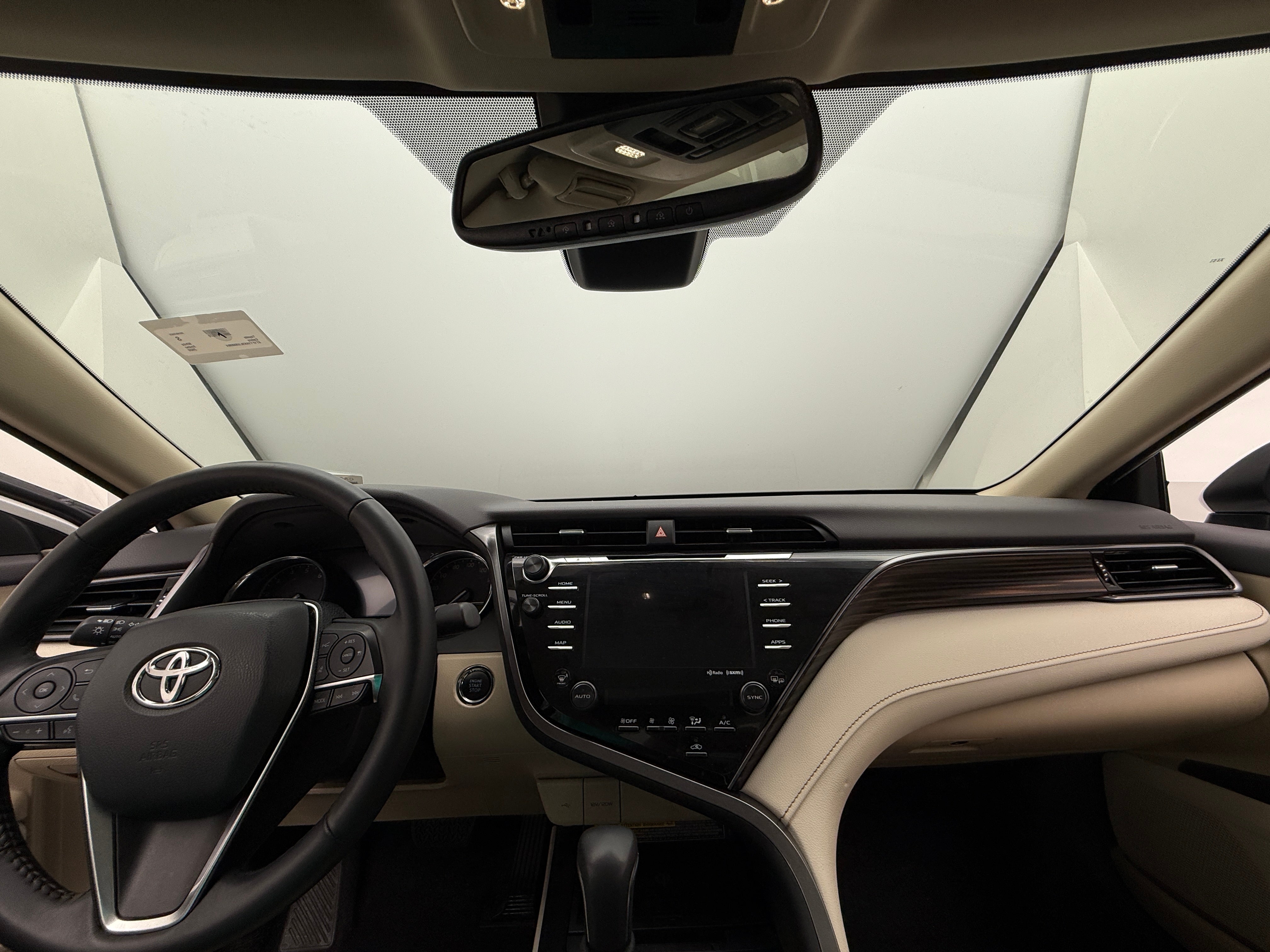 2020 Toyota Camry XLE 2