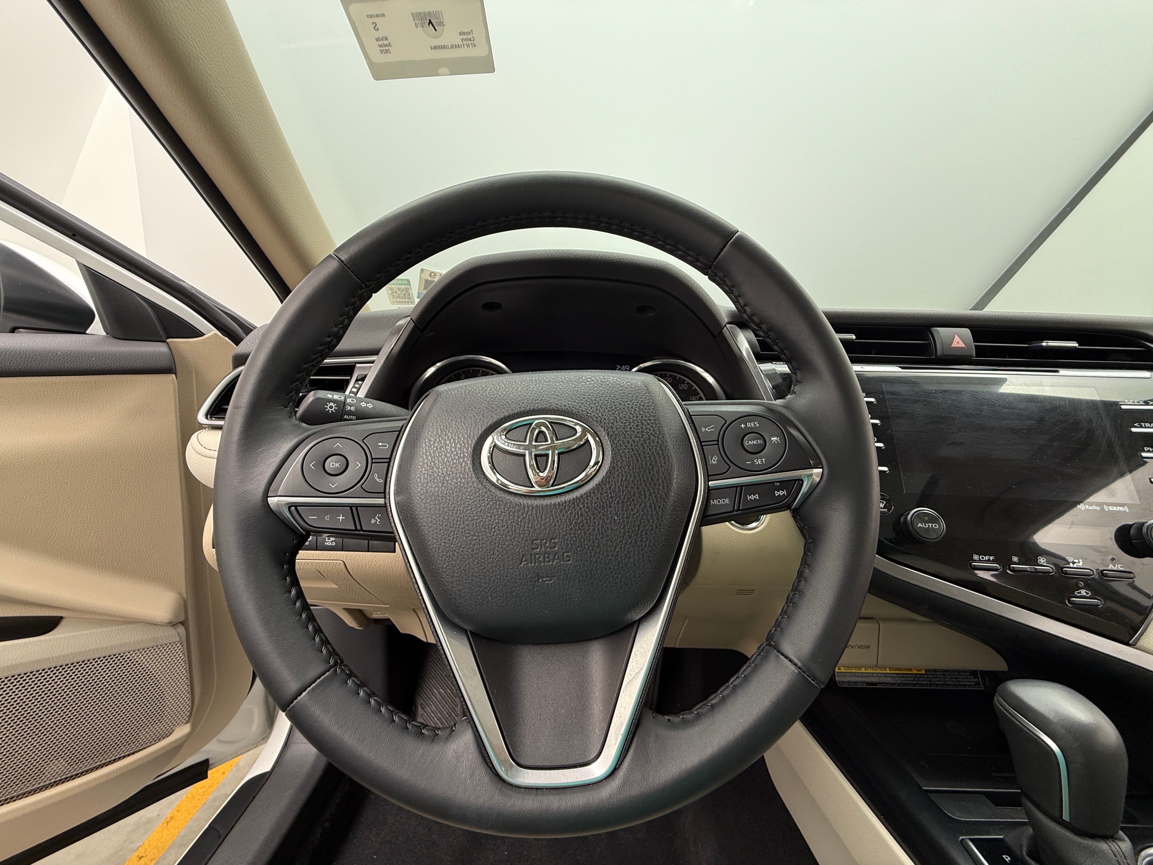 2020 Toyota Camry XLE 4