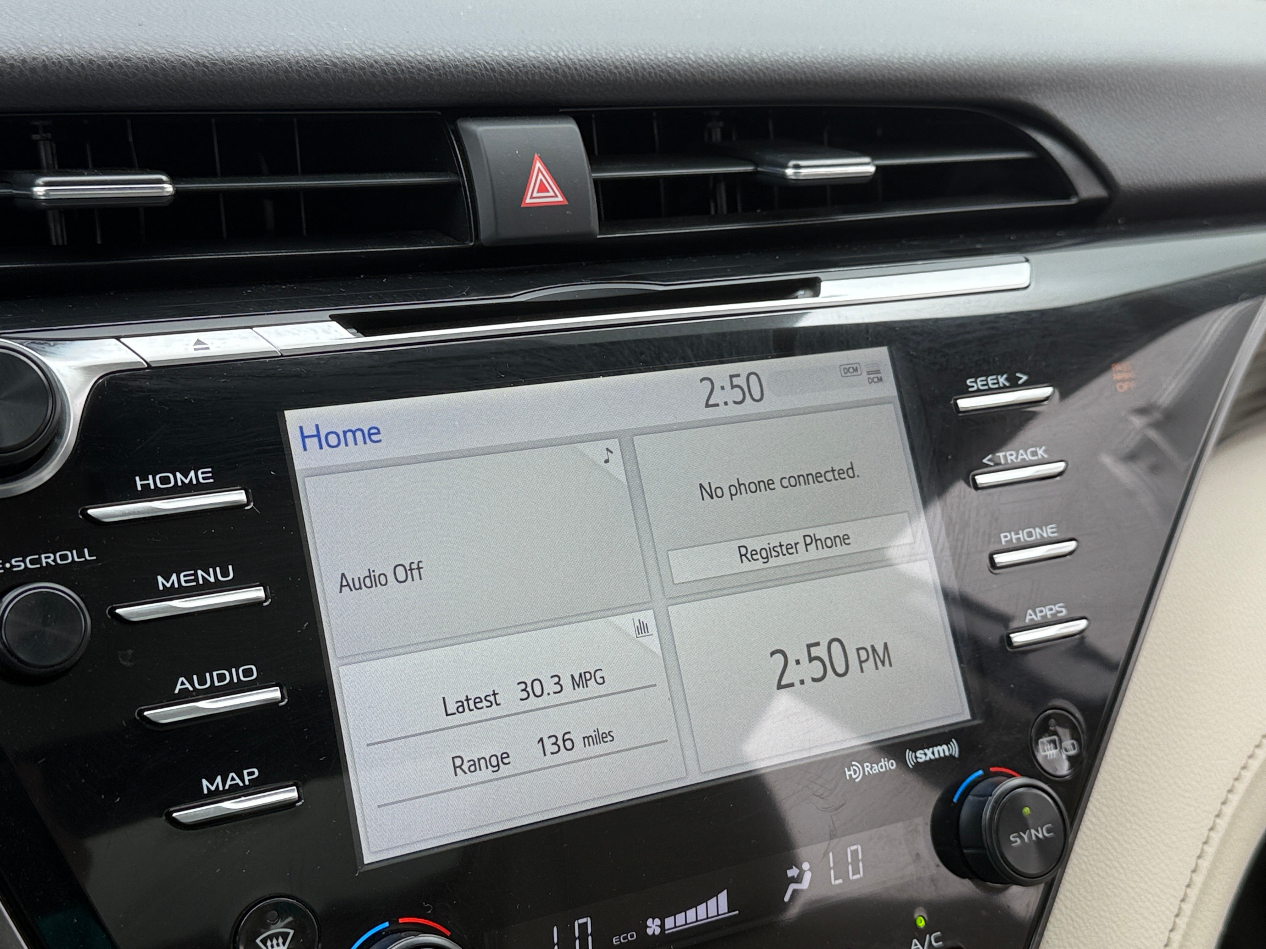 2020 Toyota Camry XLE 3