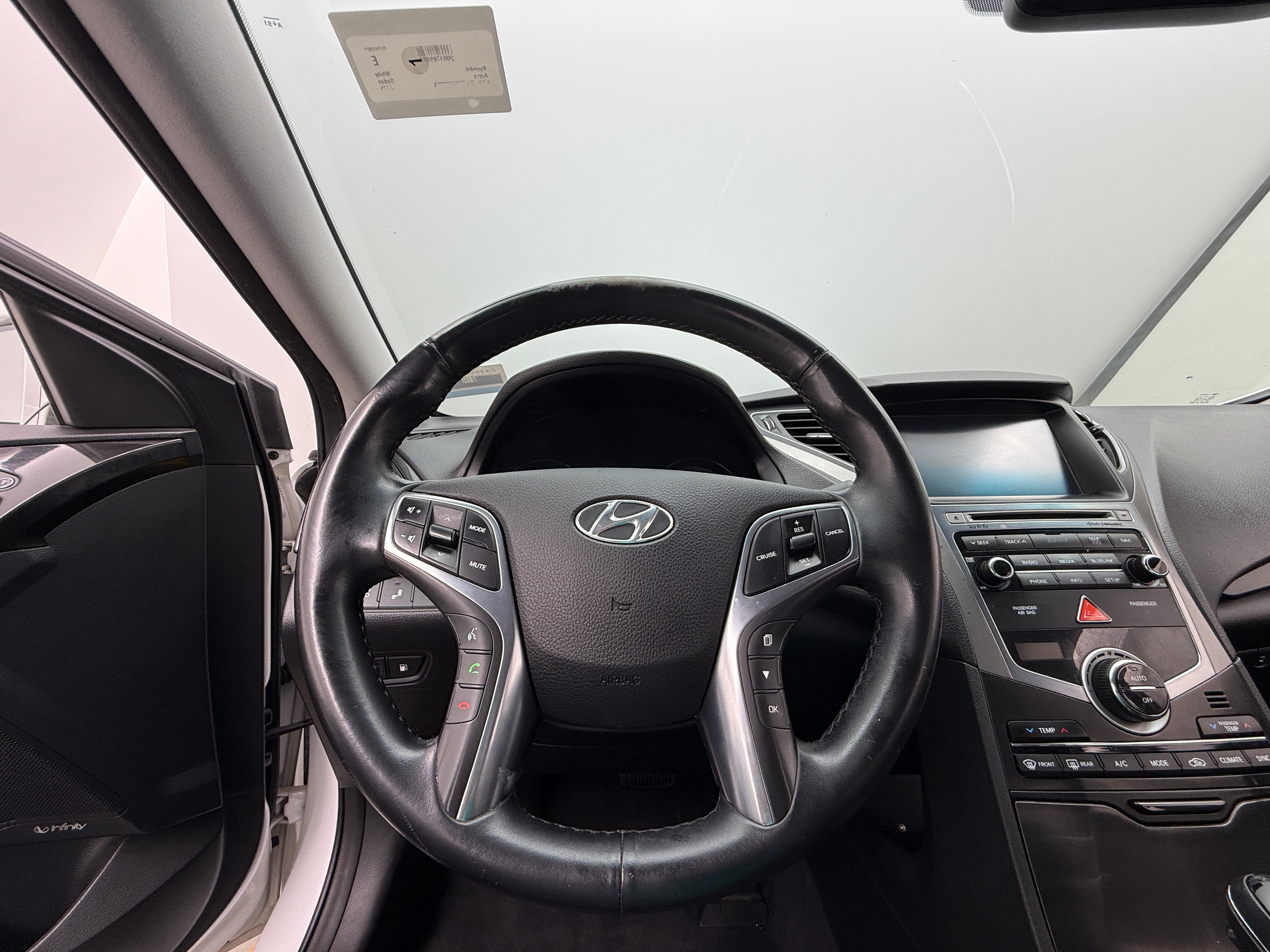 2016 Hyundai Azera Base 4