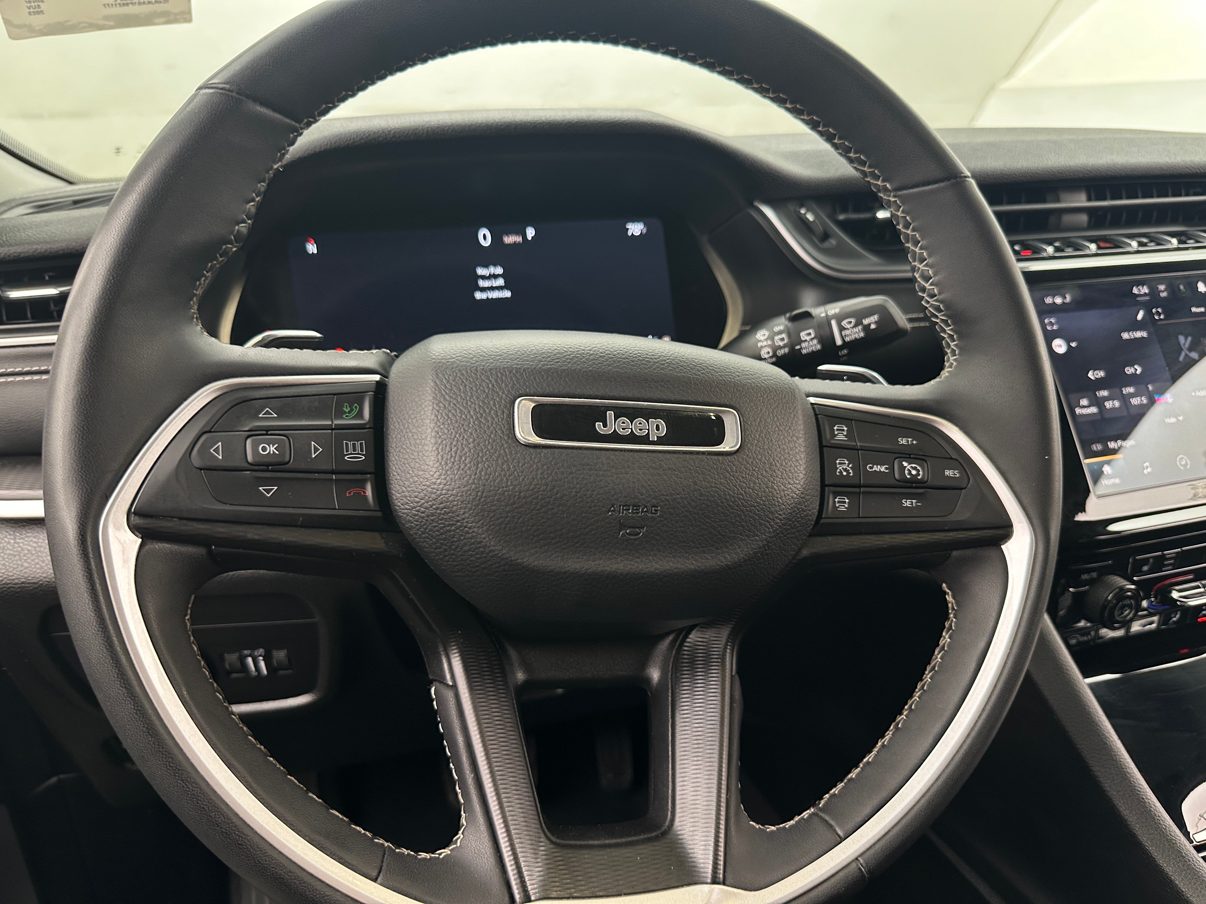 Thumbnail: 2023 Jeep Grand Cherokee L - 5