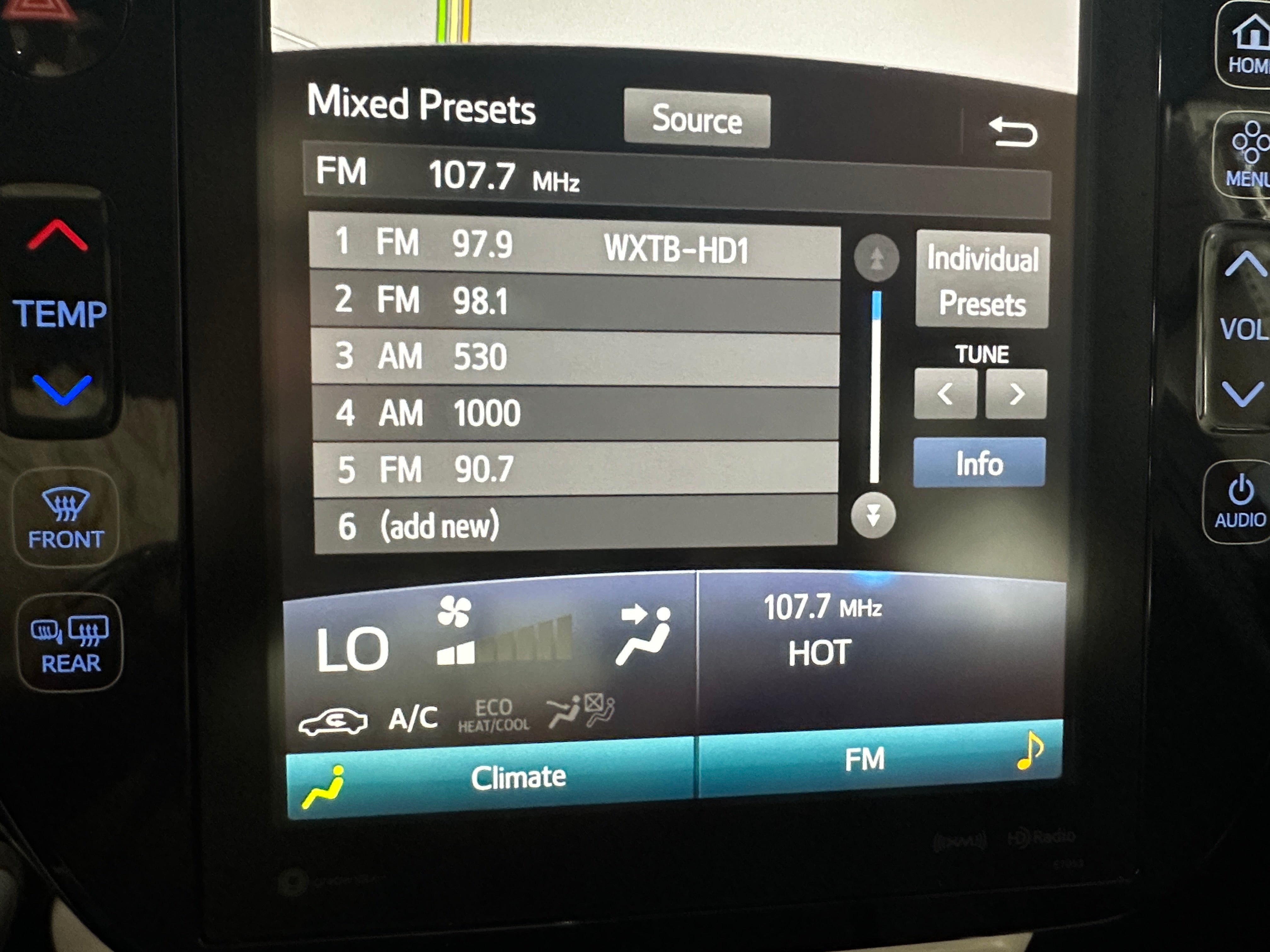 2018 Toyota Prius Four 3