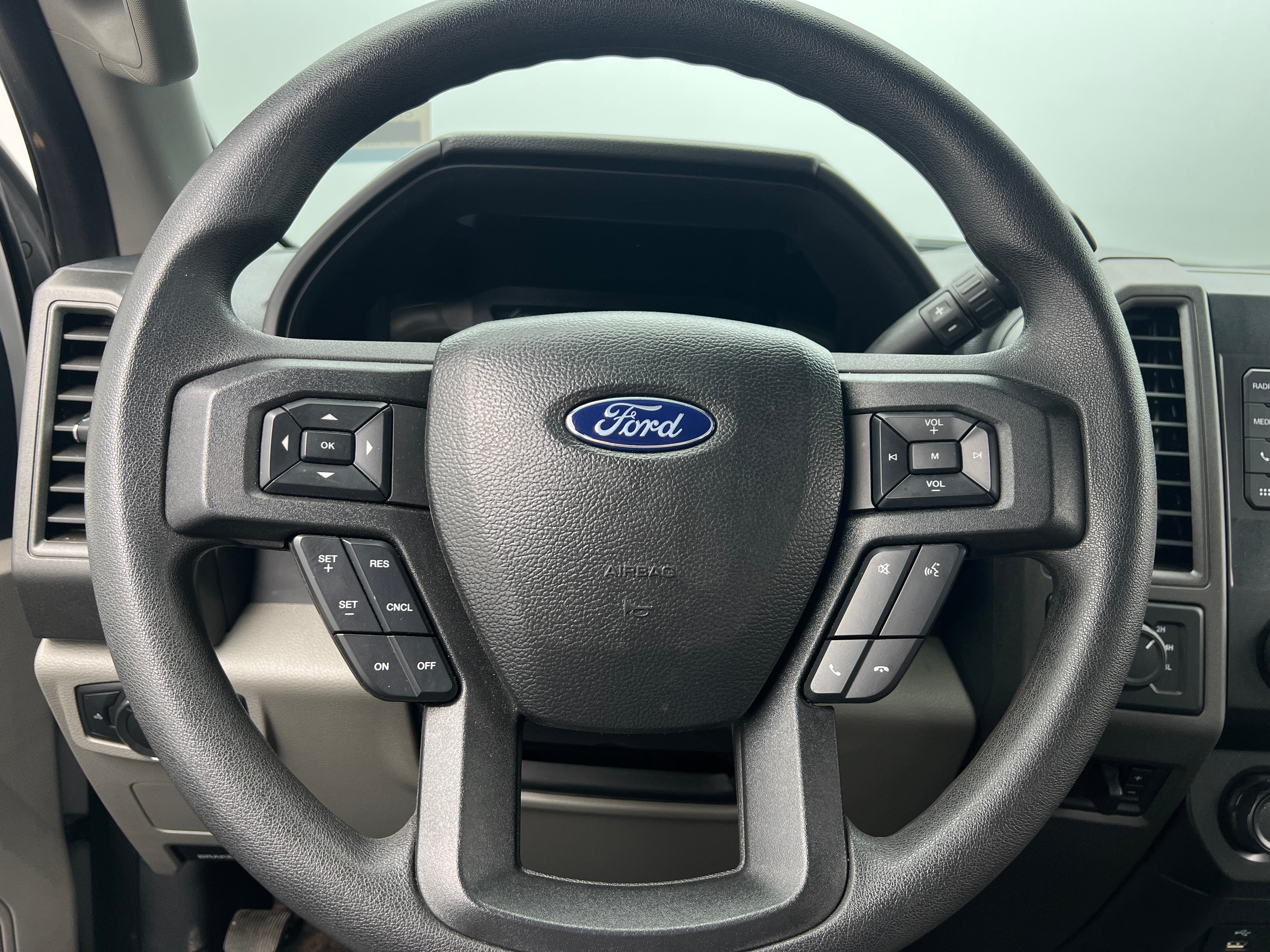 2022 Ford Econoline E-250 5