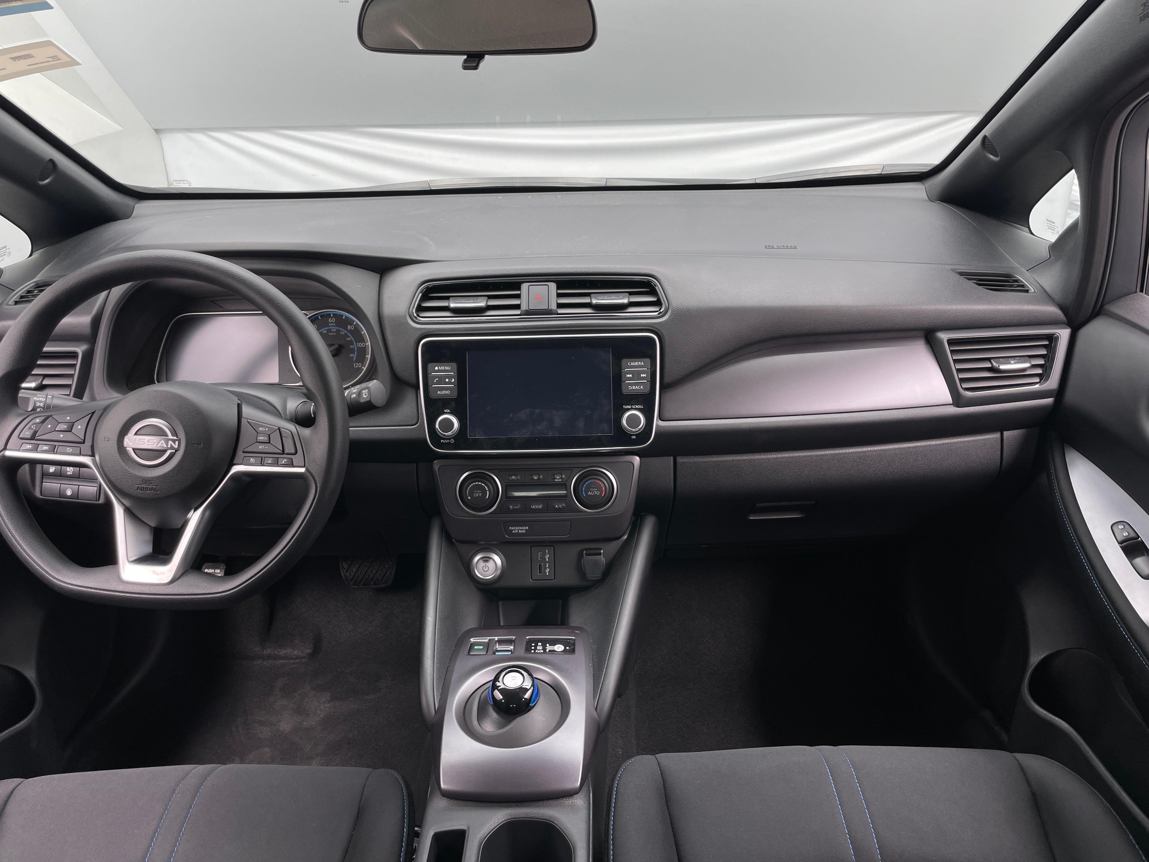 Thumbnail: 2025 Nissan Leaf - 3