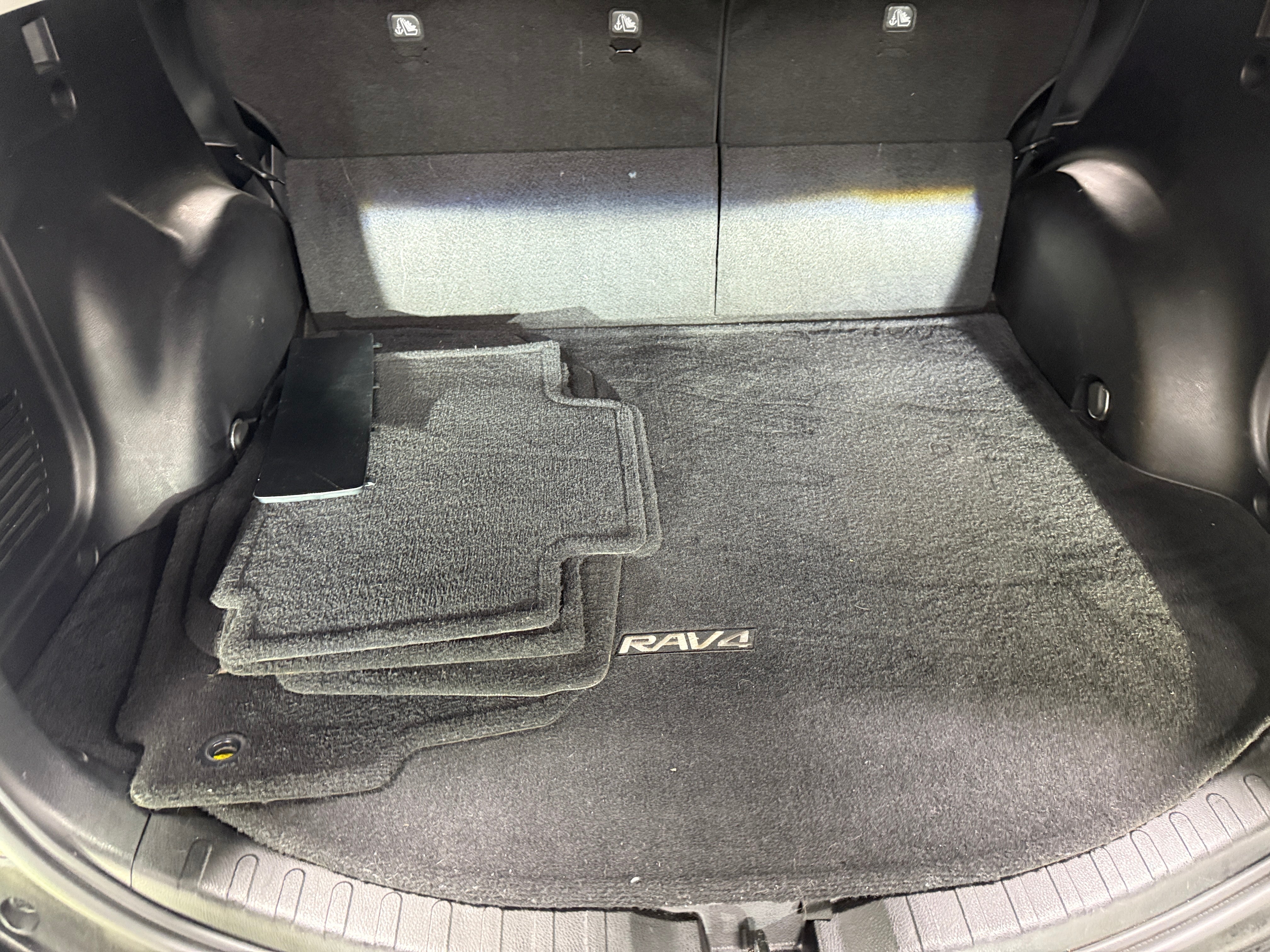 2013 Toyota RAV4 XLE 7