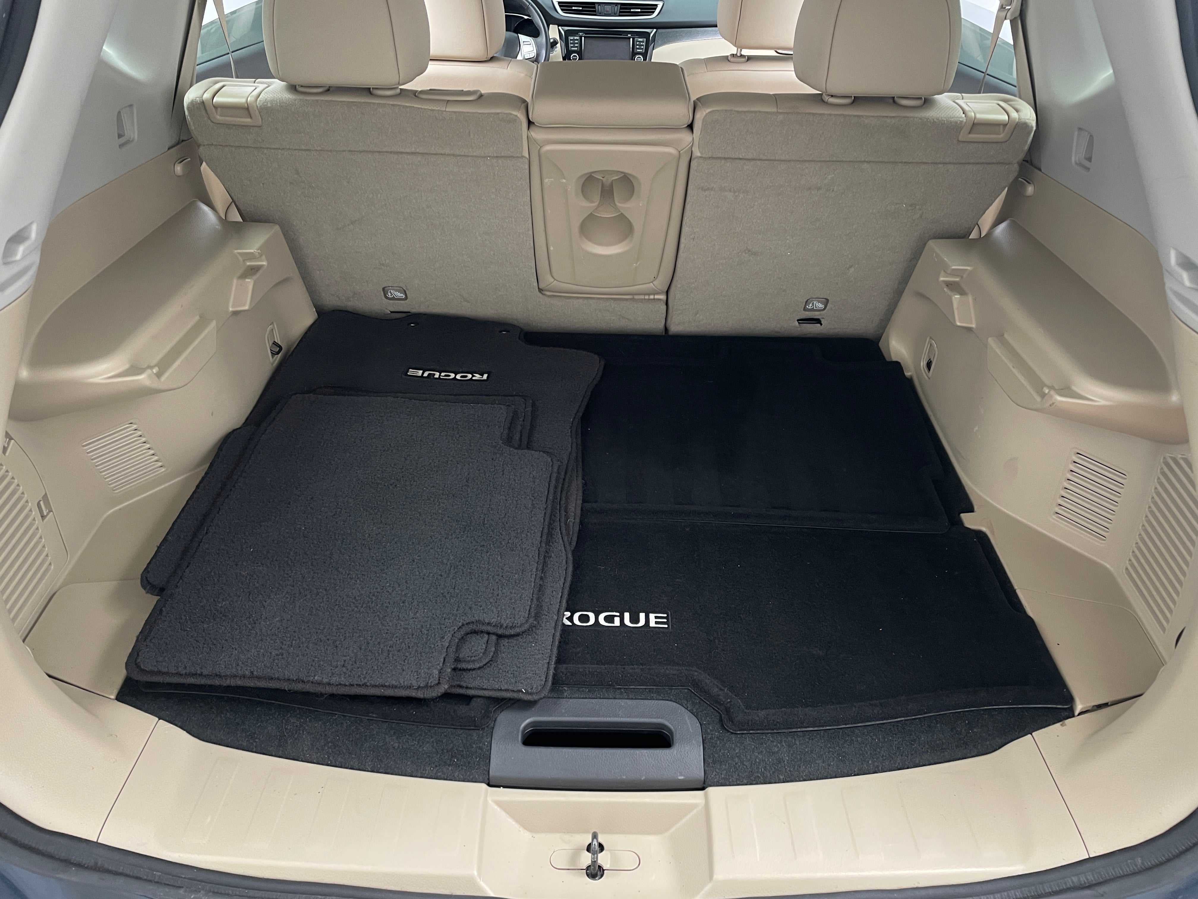 2016 Nissan Rogue SL 7