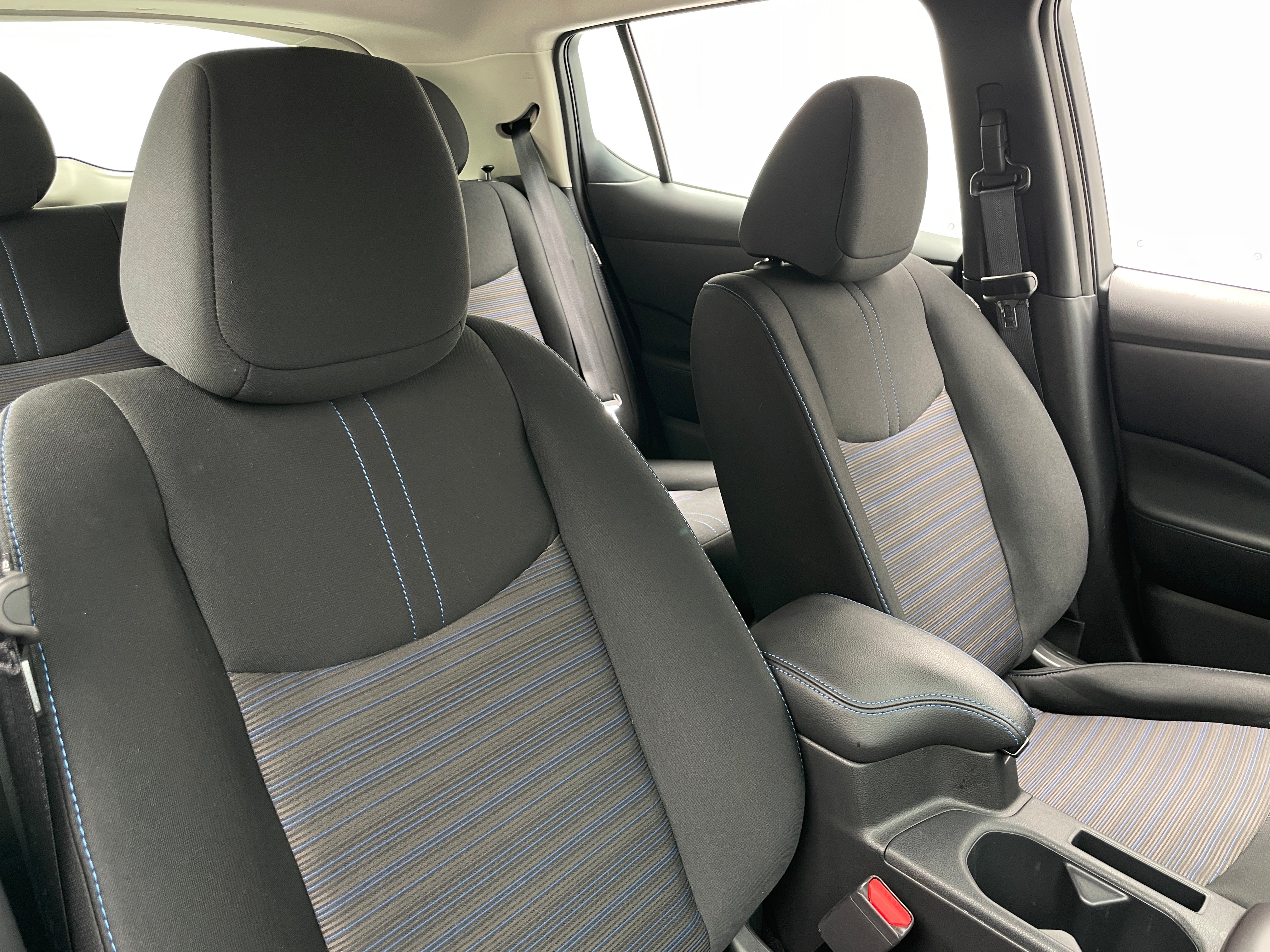 2025 Nissan Leaf S 2